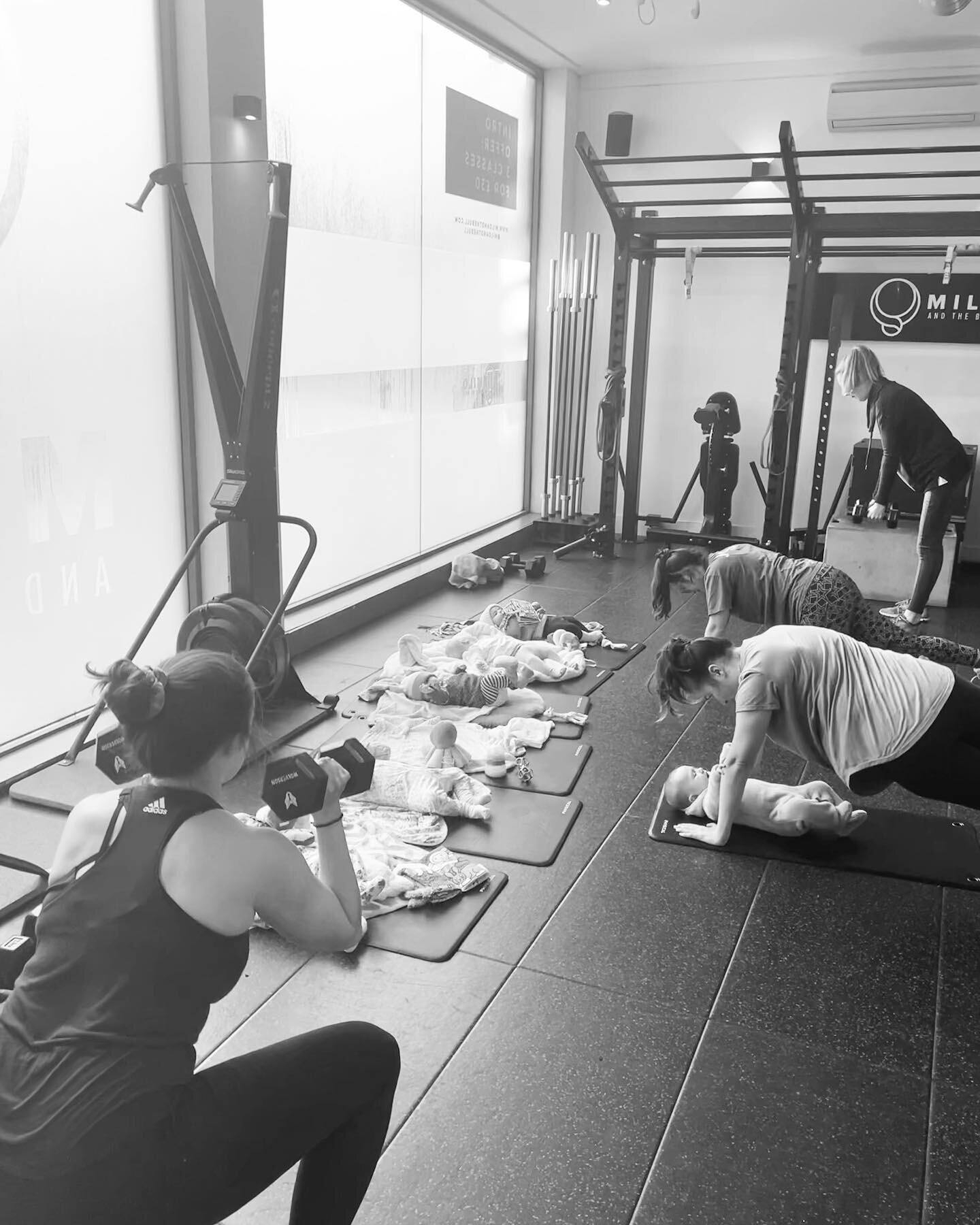 Strong Mums doing what they do best 💪👶
The little ones had a good old dance party on the gym floor this week whilst Mums smashed out the week 5 circuit of  our Strong Mum programme at @miloandthebull 
Amazing to see the progress made so far! Lookin