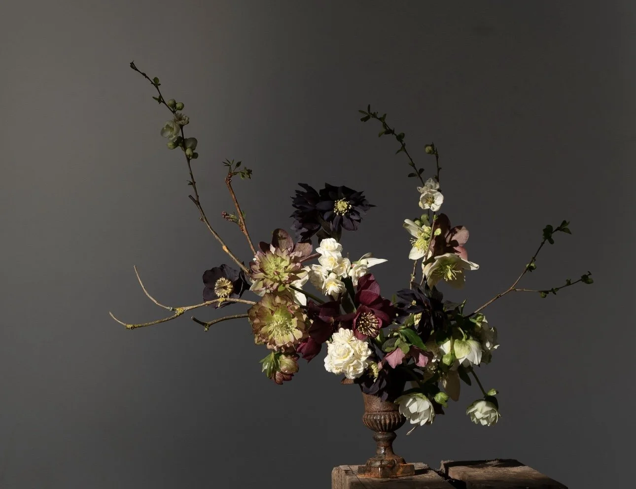 Spring urn