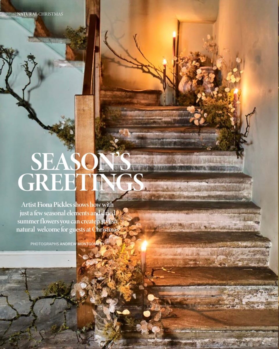 Celebrate the season by adorning the stairs with lichen-covered branches, dried lunaria seed-heads and summer flowers destined for the tip. 
Gardens Illustrated magazine - current issue 

Images @montgomeryphoto 
December issue of @gardens_illustrate