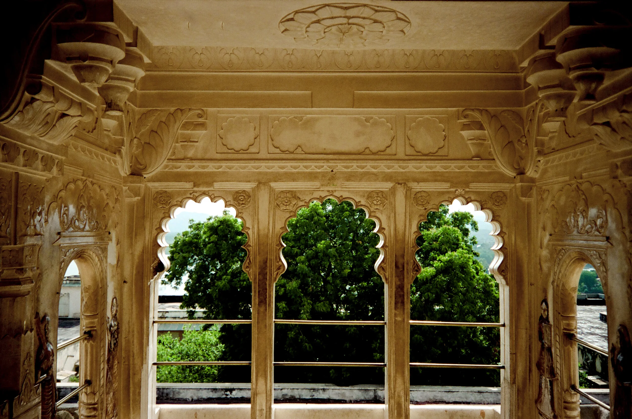 00489_n_13ajutbuyc0512.jpg