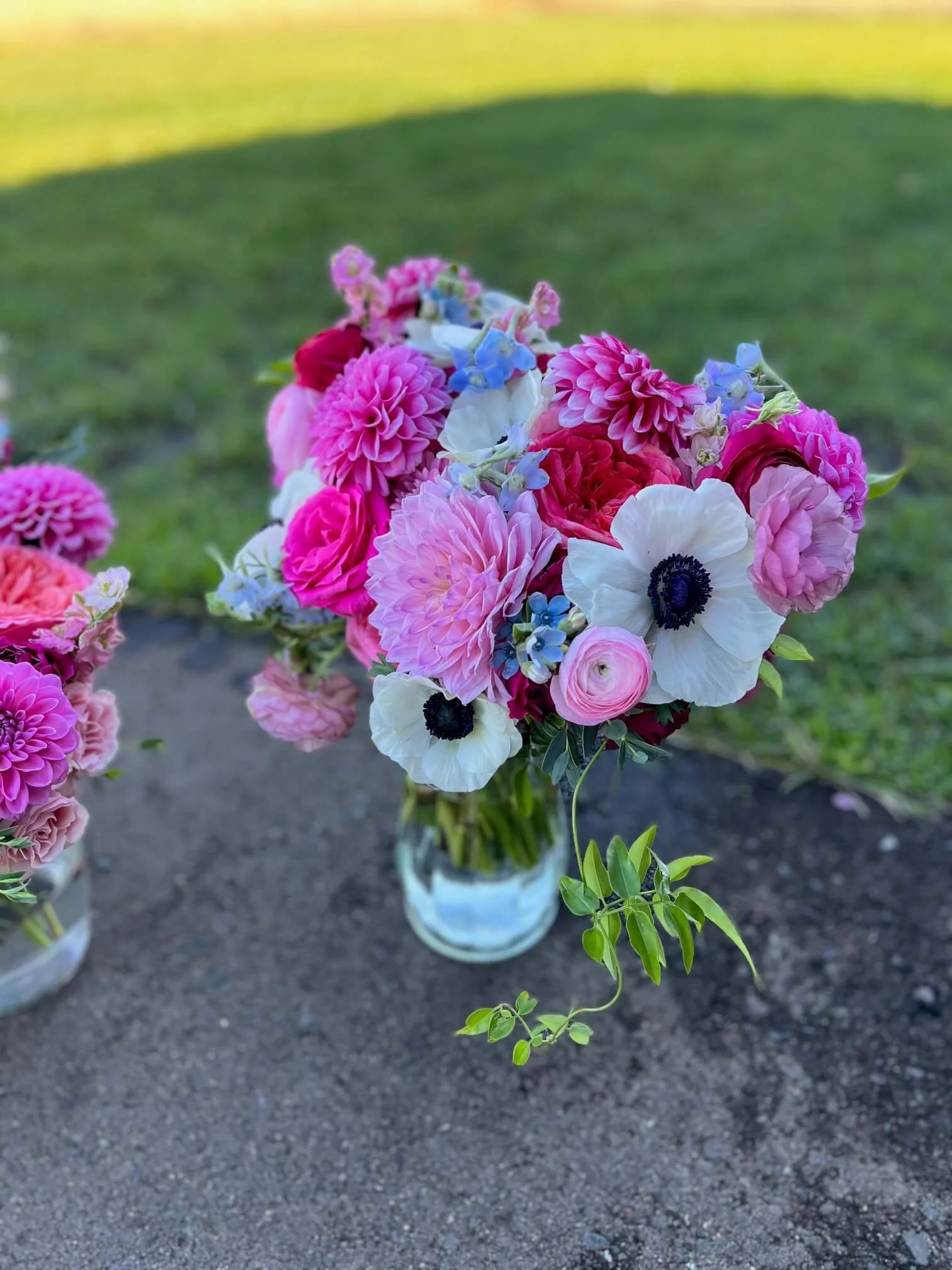 ivy-black-bridal-bouquet-colorful-fall-wedding-duluth-mn.jpg