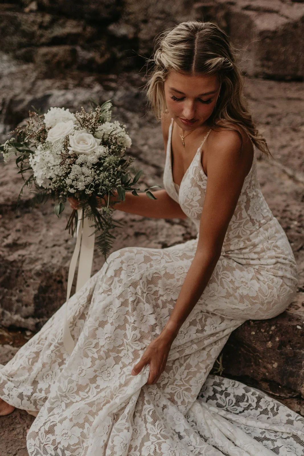 Torrie Mariee Styled | Ivory + Green  | North Shore Bridge Shoot | Madelyn B Photography