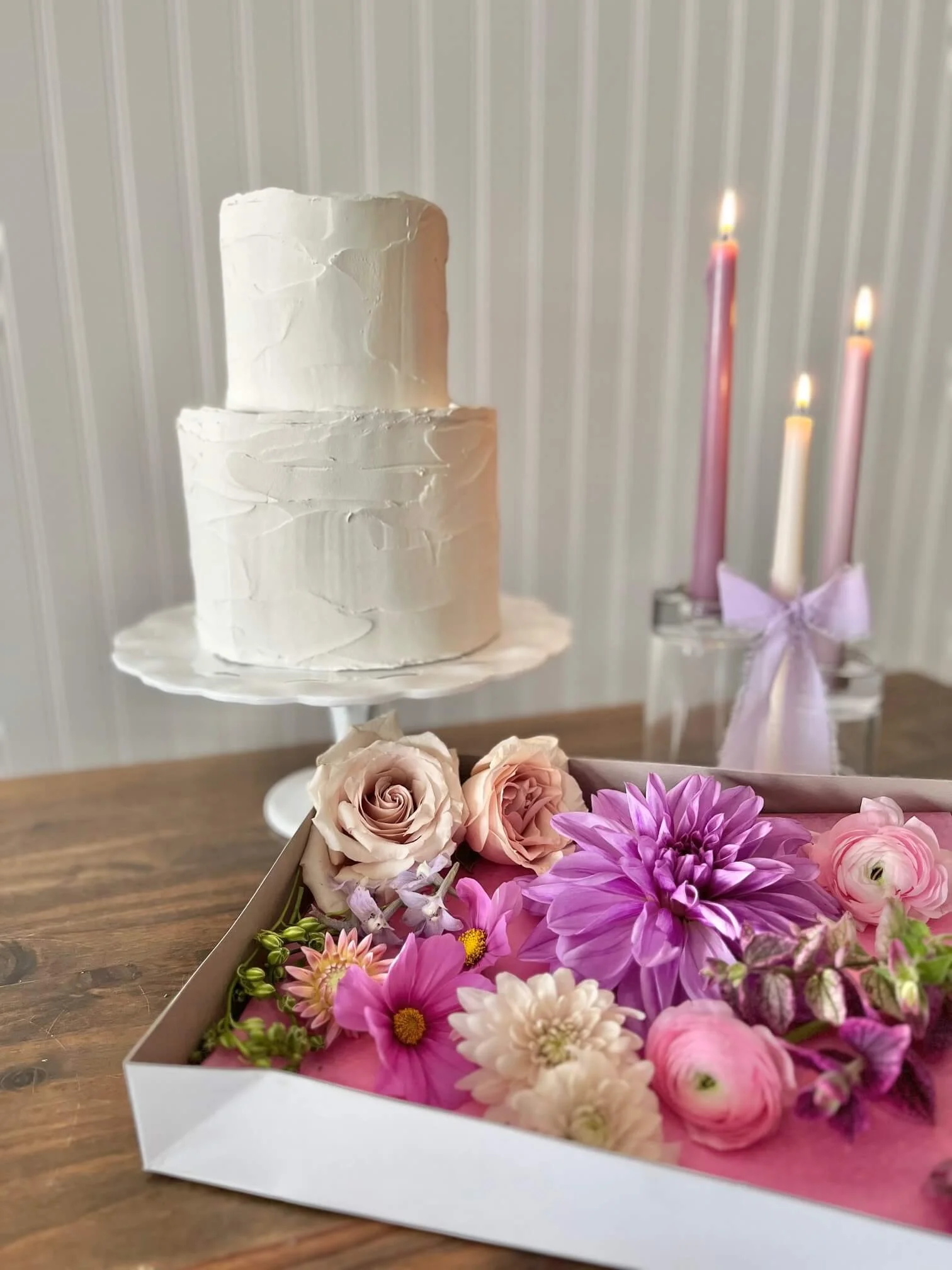 cake-flowers-duluth-mn-a-la-carte-wedding-florist.jpeg (1).jpg