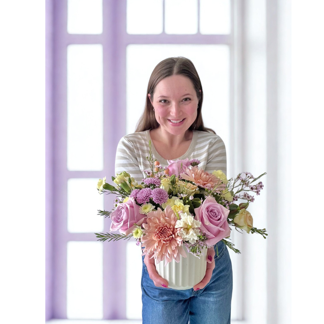 duluth-florist-holding-mothers-day-spring-bouquet.jpg.png