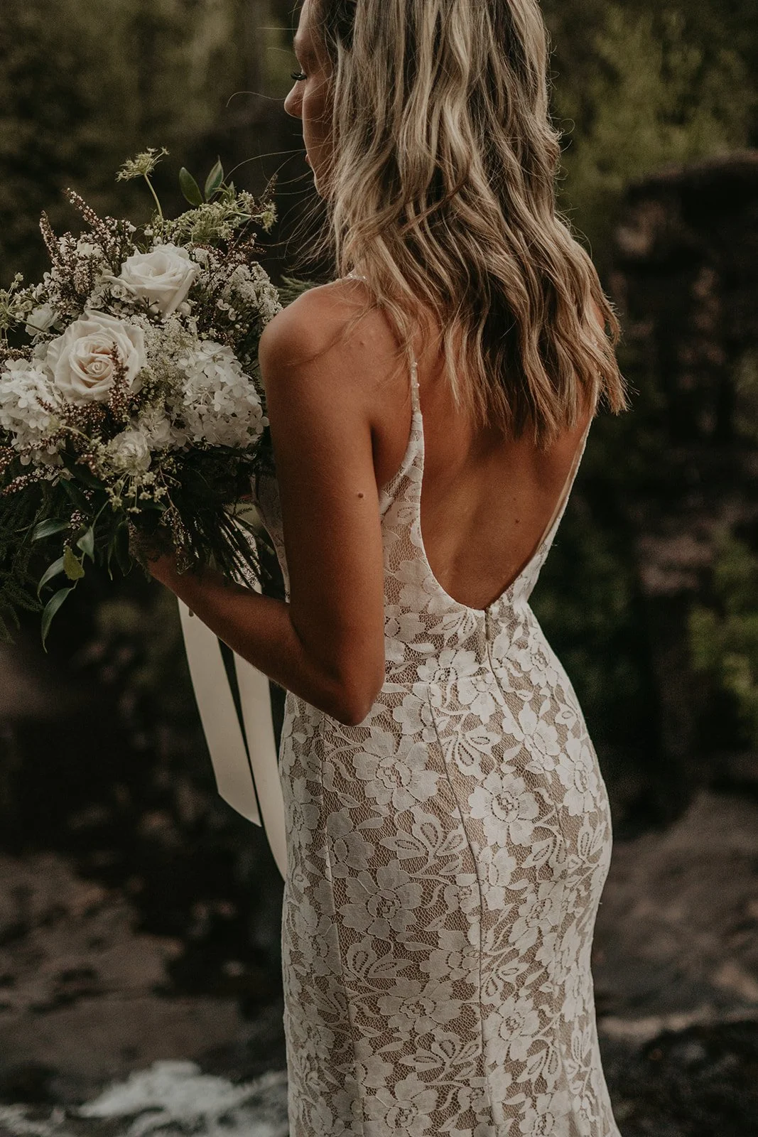 Torrie Mariee Styled | Ivory + Green  | North Shore Bridge Shoot | Madelyn B Photography