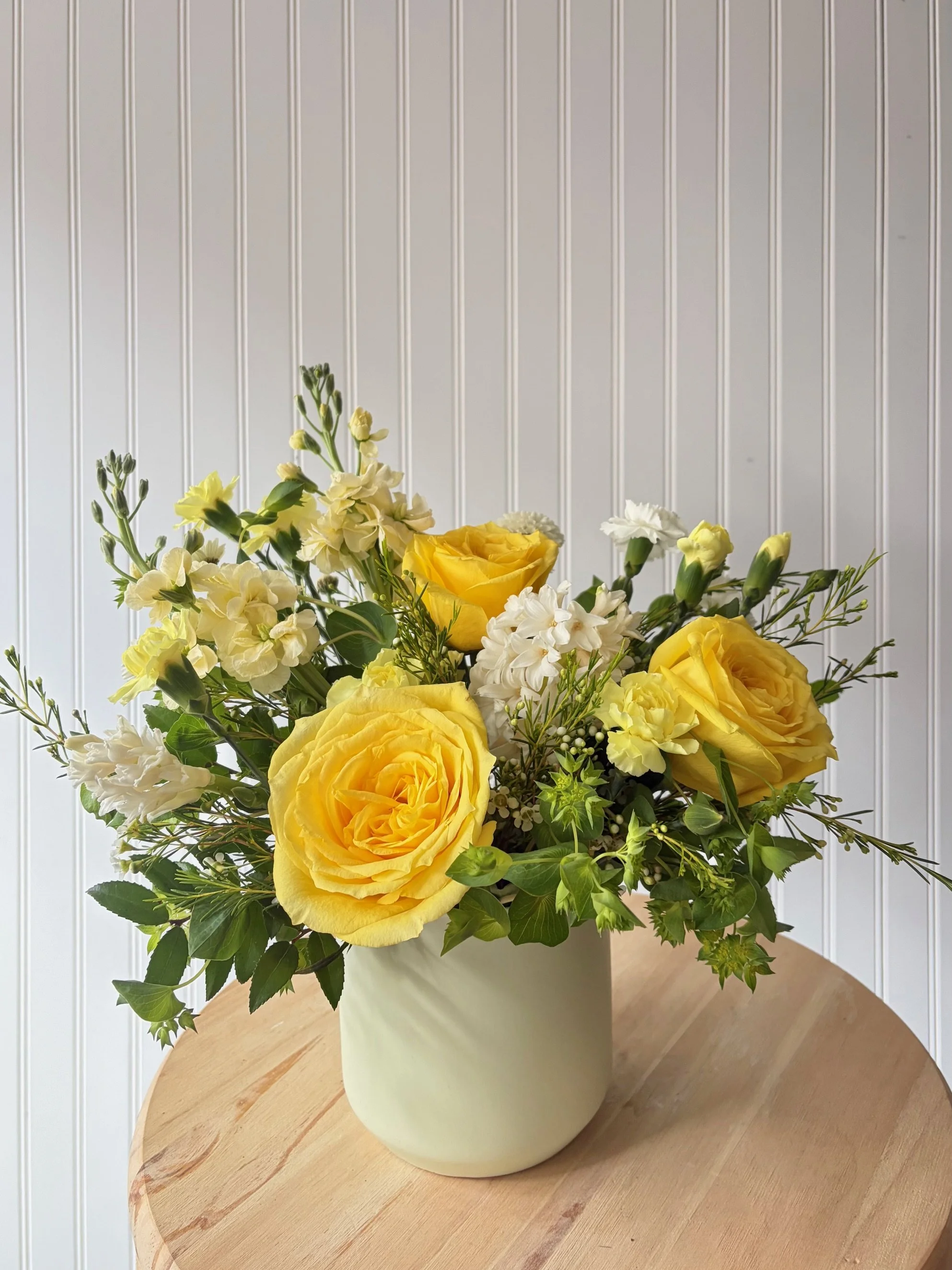 hello-sunshine-floral-workshop-bouquet-duluth-mn-yellow-white-green.jpg.jpeg
