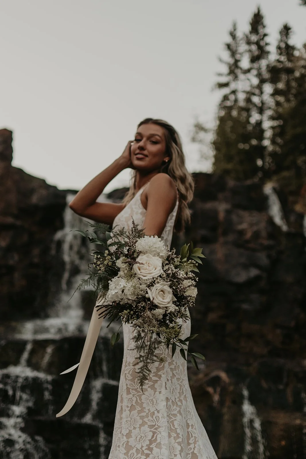 Torrie Mariee Styled | Ivory + Green  | North Shore Bridge Shoot | Madelyn B Photography