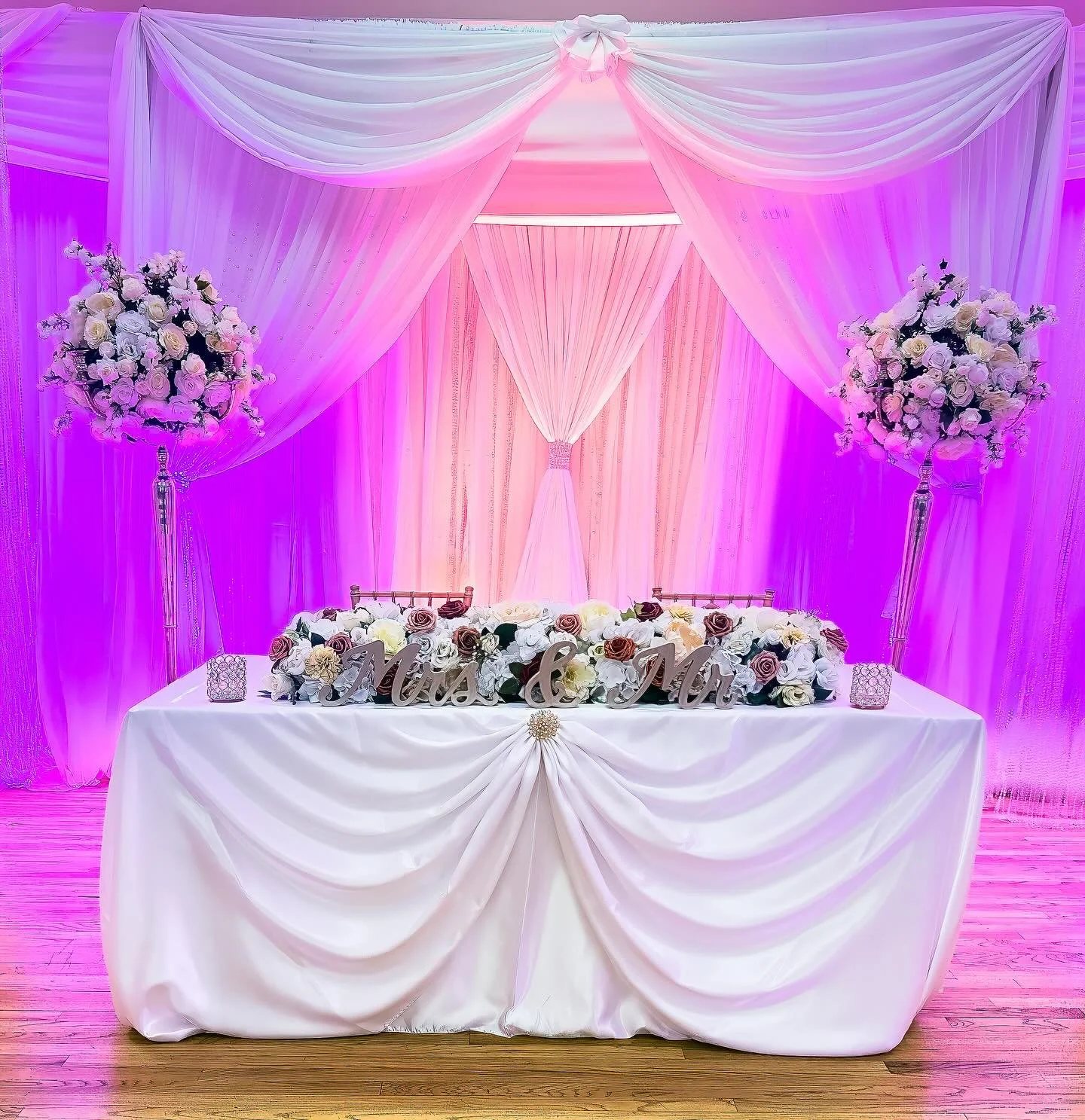 Simply elegant wedding with earth tone flowers #marylandweddingvenue #backyardwedding #marylandbride #dcweddingvenue #dmvweddingvenue #campgroundwedding