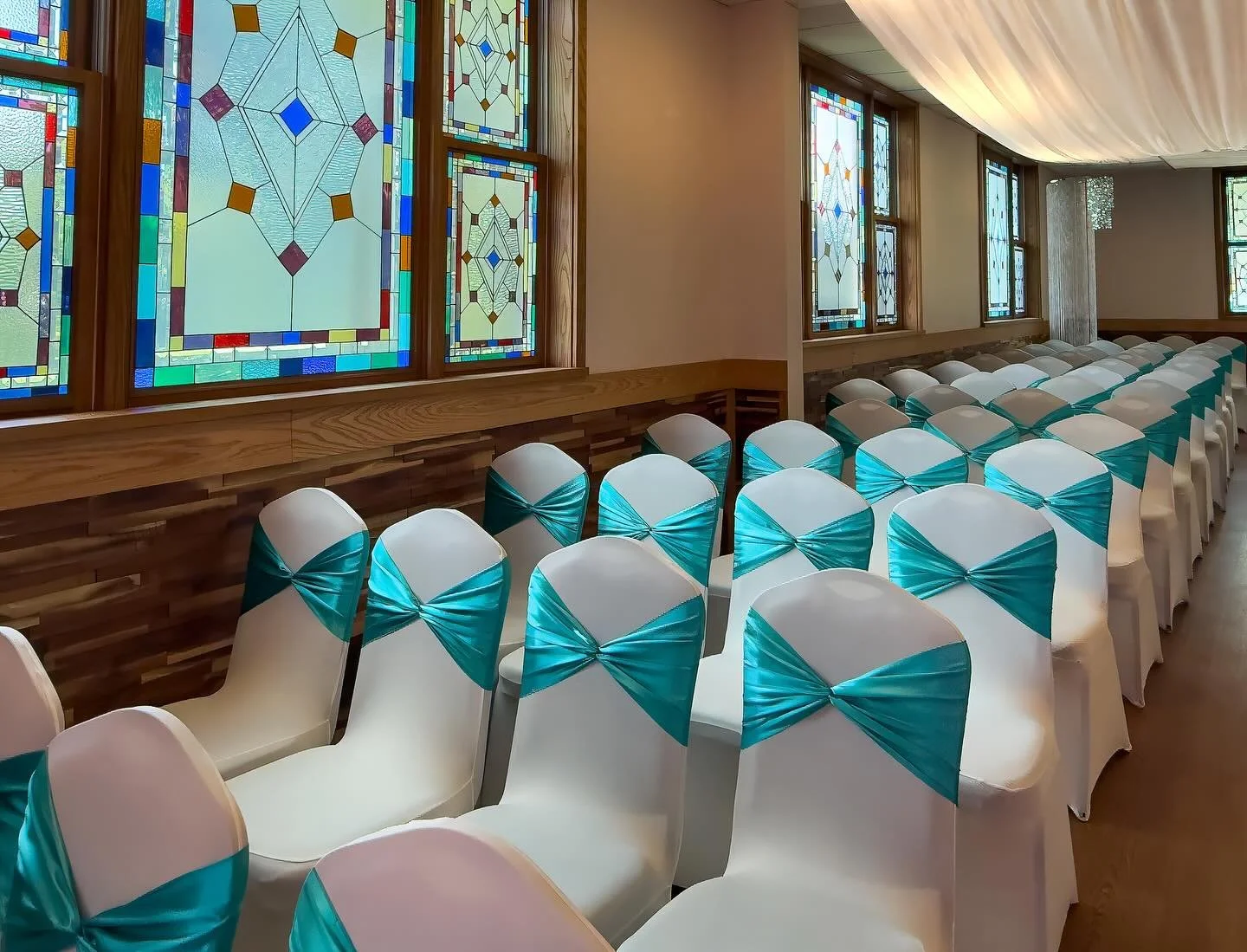 Indigo violet and turquoise. It&rsquo;s the summer of colors in the Cherry Hill Ballroom at Cherry Hill Park #ballroom #marylandweddingvenue #backyardwedding #uniqueweddingvenue #laurelmdweddings #collegeparkmdwedding #love#dmvweddingvenue#silverspri