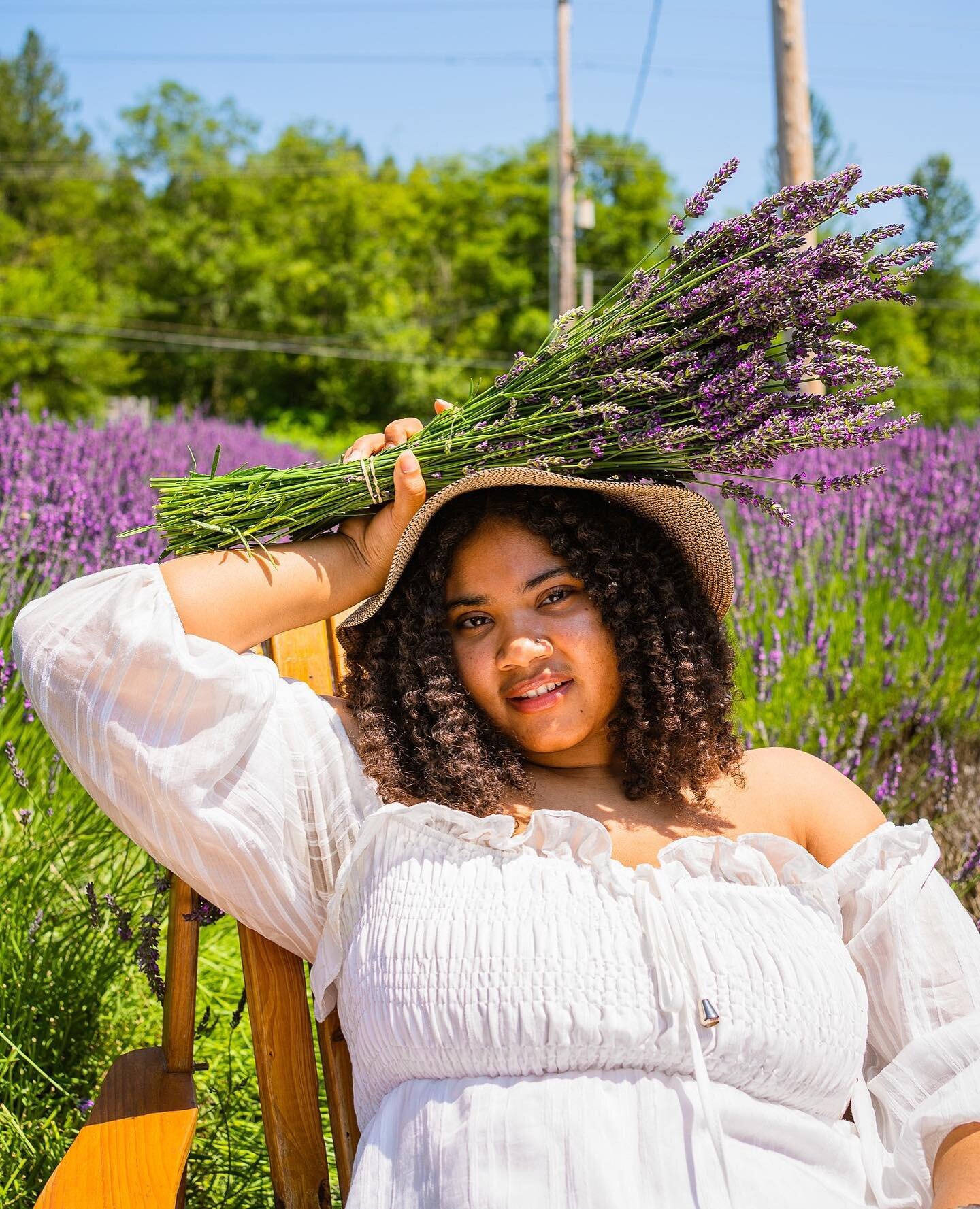 💜Lay back &amp; smell the Lavender 💜⁠⁠
⁠⁠
The second photo is giving me cottagecore, did I nail it?hmmm 🧐⁠⁠
⁠⁠
📌Snofalls Lavender Farm⁠⁠
⁠⁠
The owner of this field was so sweet and kind to me she even lent me this basket so that I could pretend t