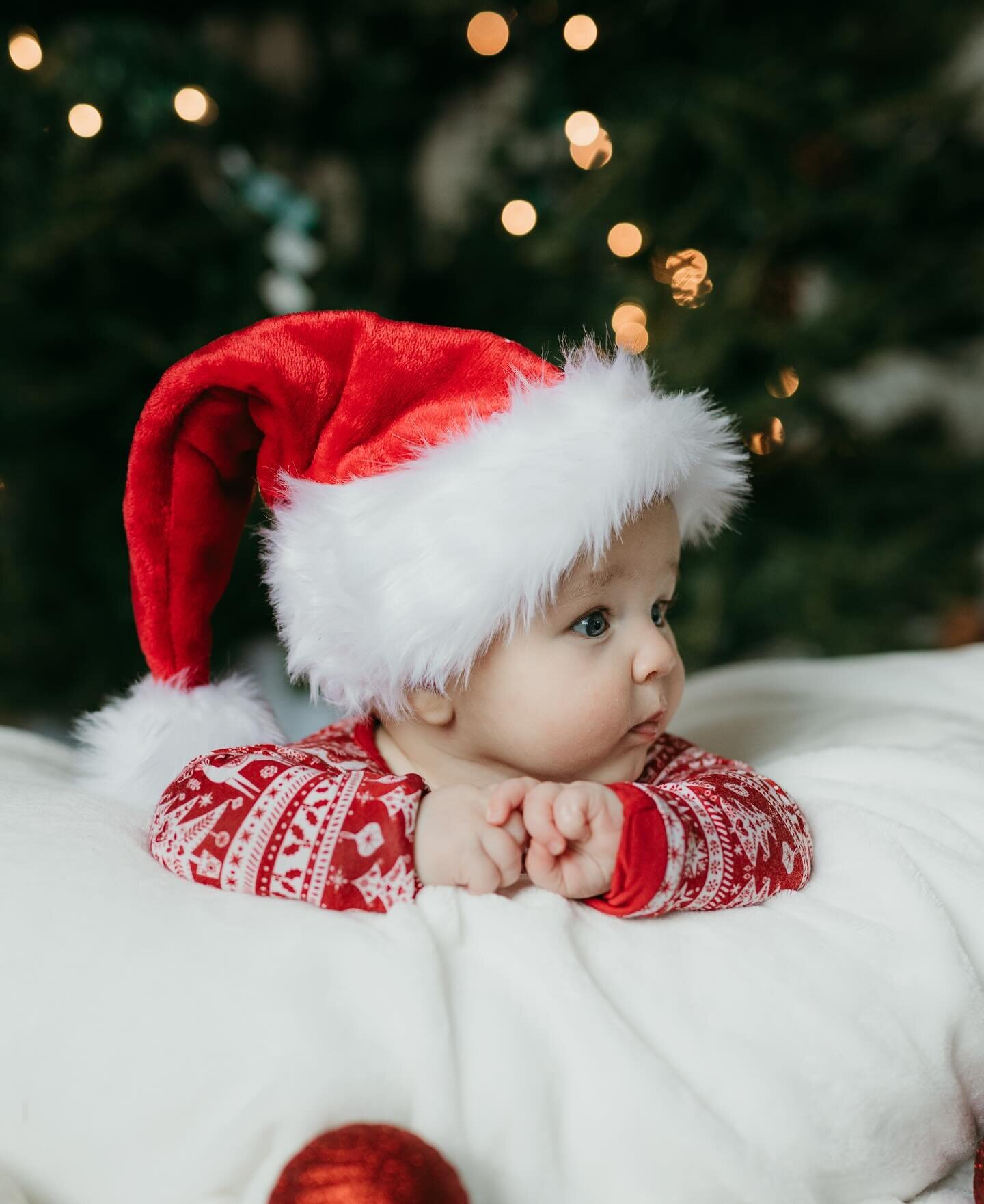 I can&rsquo;t help but be obsessed with my baby 🥹 those cheeks and that Santa hat melt my heart every time 🎅🏼