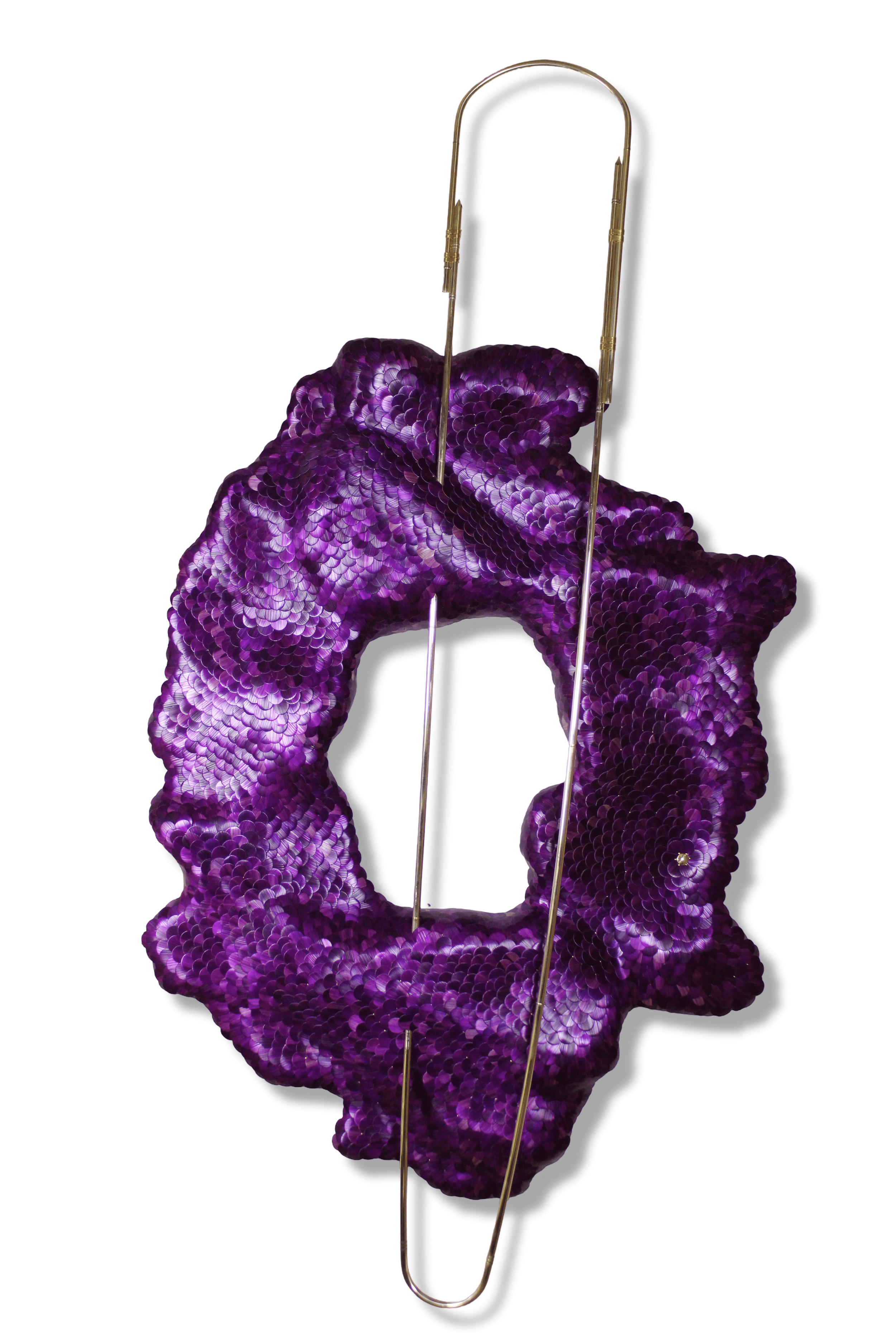 Invisible monster 12 by jonathän jouan studios. Big contemporary art mural sculpture metallic purple colors. Made of rye straw scales and brass safety pin that pierce it. It have organic shapes and inspired by microorganisms and djinns mythology.