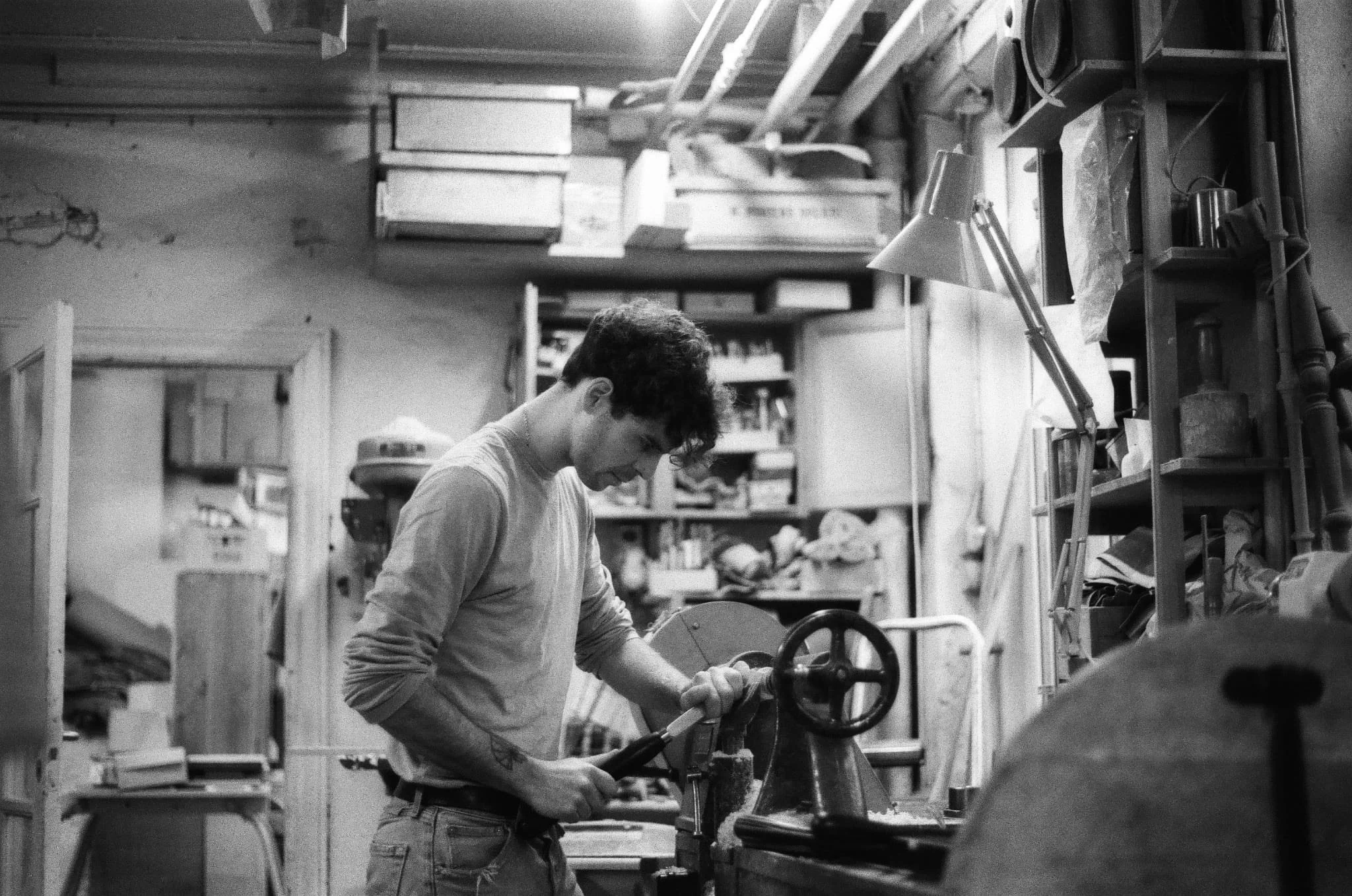 The artist Jonathän Jouan working in his workshop