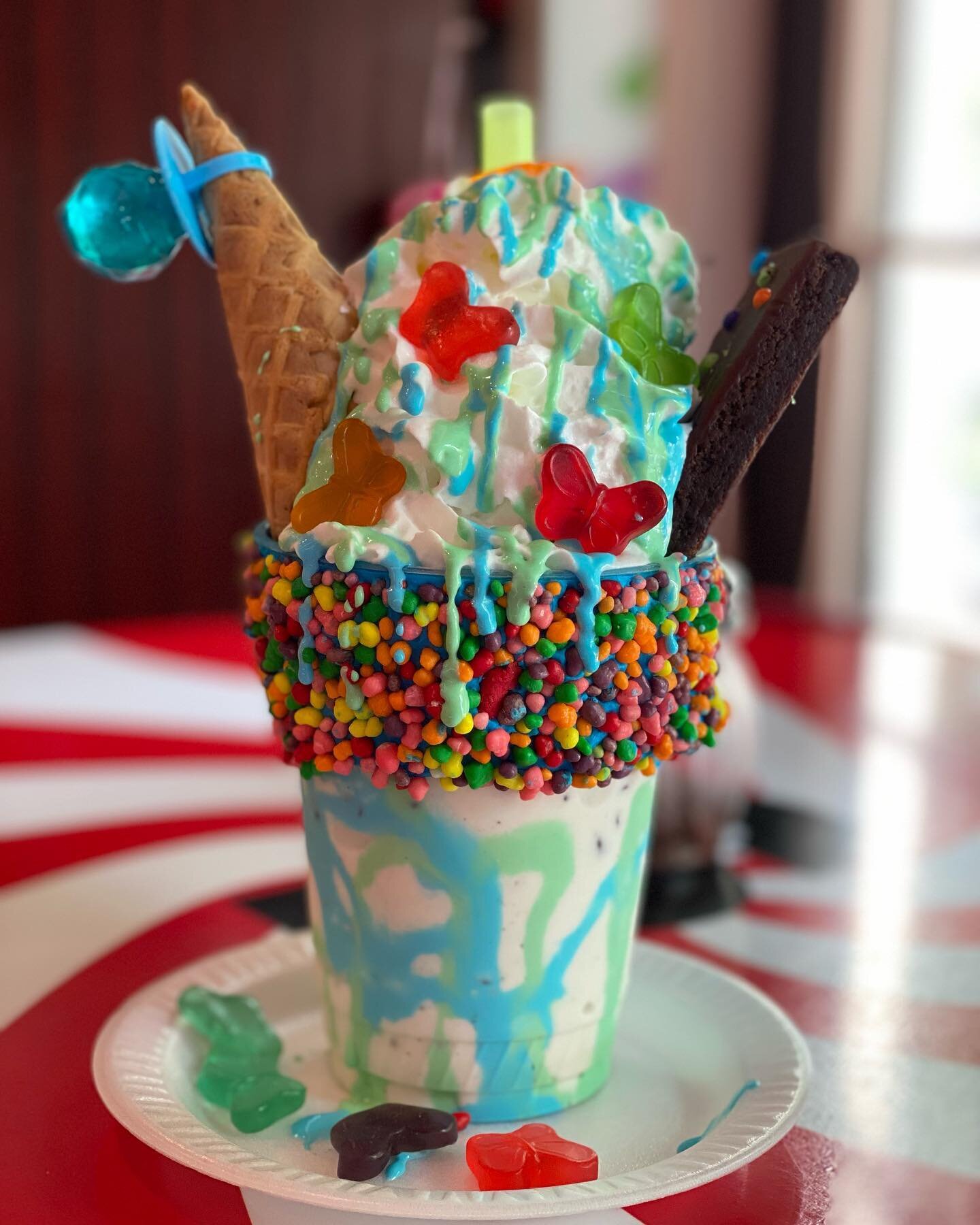 We know, we know, National ice cream day was Sunday. But in downtown, you can celebrate anytime. Check out @sugarrushbar open 12pm-12am EVERYDAY. What&rsquo;s your favorite spot for sweets downtown?

#tlhdowntown #ihearttally #food #foodie #icecream 