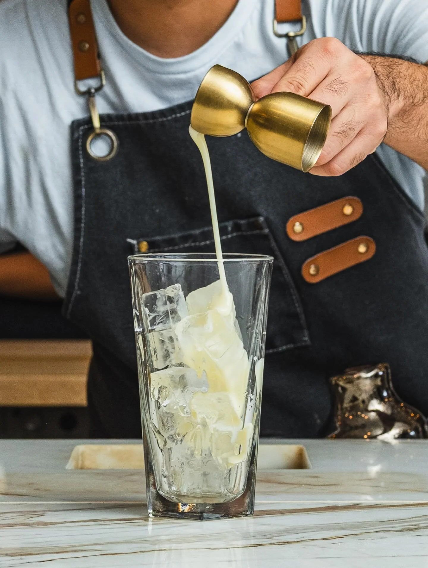 🦥 Bundle up against the cold 🥶 this Winter season with a Gingerbread Matcha!

Sweetened White Chocolate 🤍🍫 sauce, paired with an earthy Double Matcha 🍵 Shot, and topped with our Housemade Gingerbread 🍪 Cold Foam for a bundle of spiced delicious