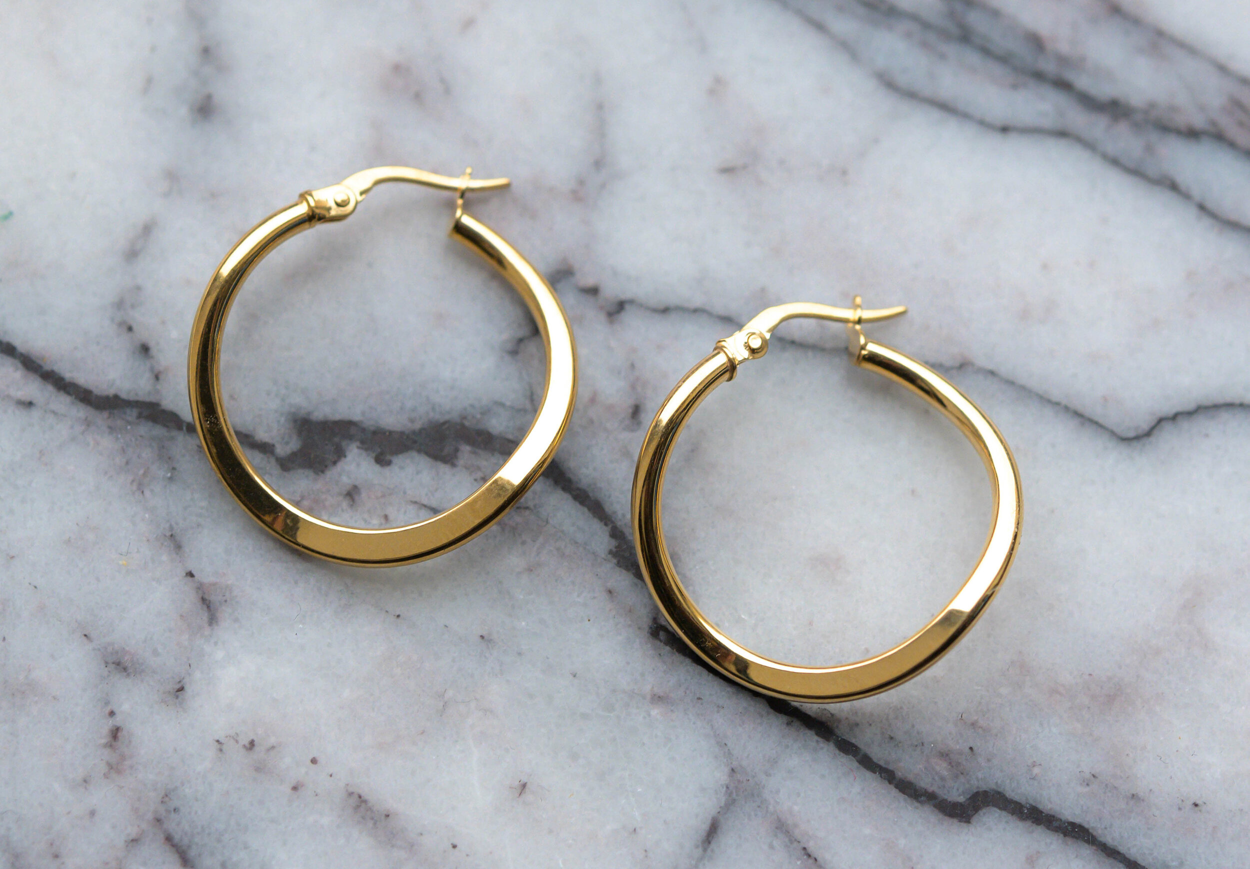 Jewellery Earrings Hoop Earrings Vintage Hallmarked 9ct Gold Wavy Hoop earrings 