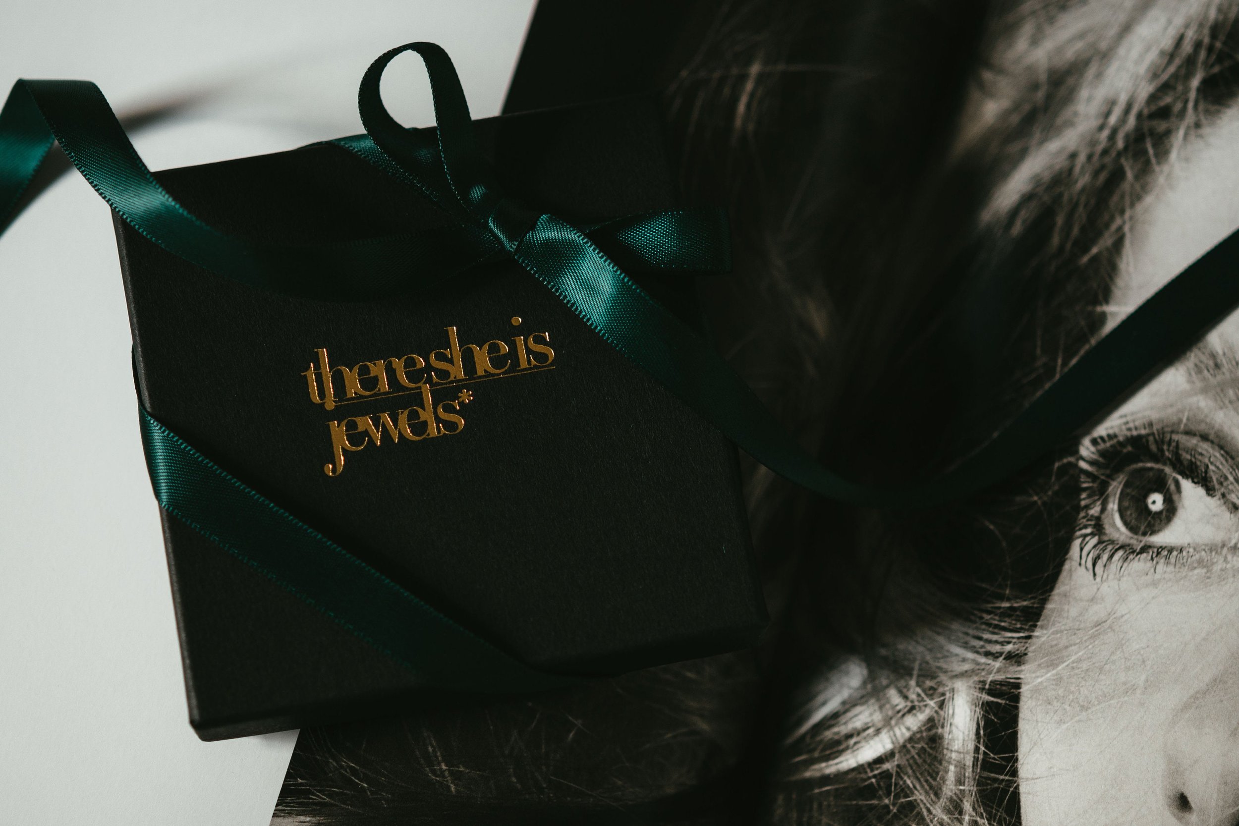 https://i.etsystatic.com/21712418/r/il/6d8f23/2852130554/il_fullxfull.2852130554_pbu0.jpg