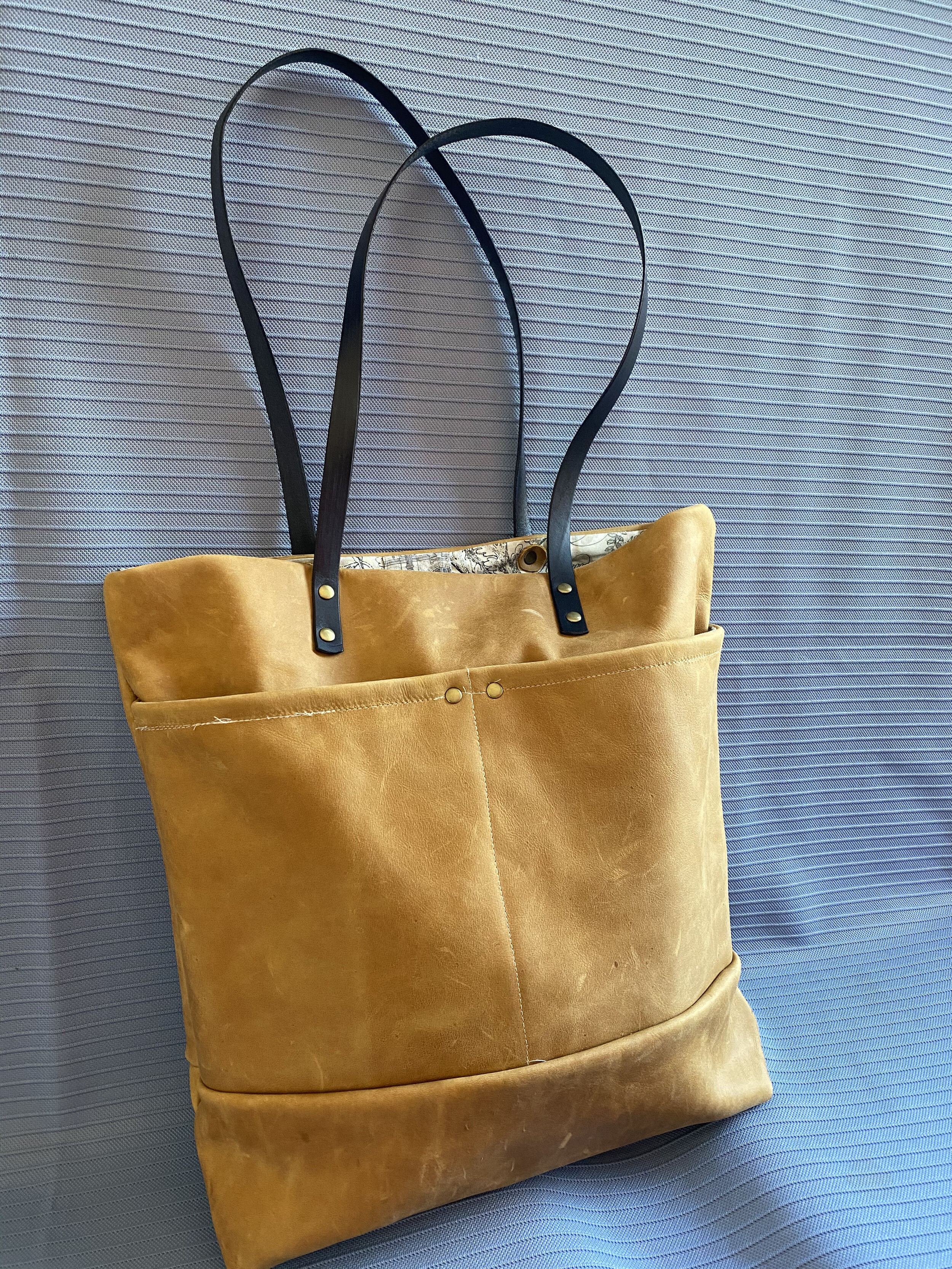 Omni All Leather Tote.jpeg