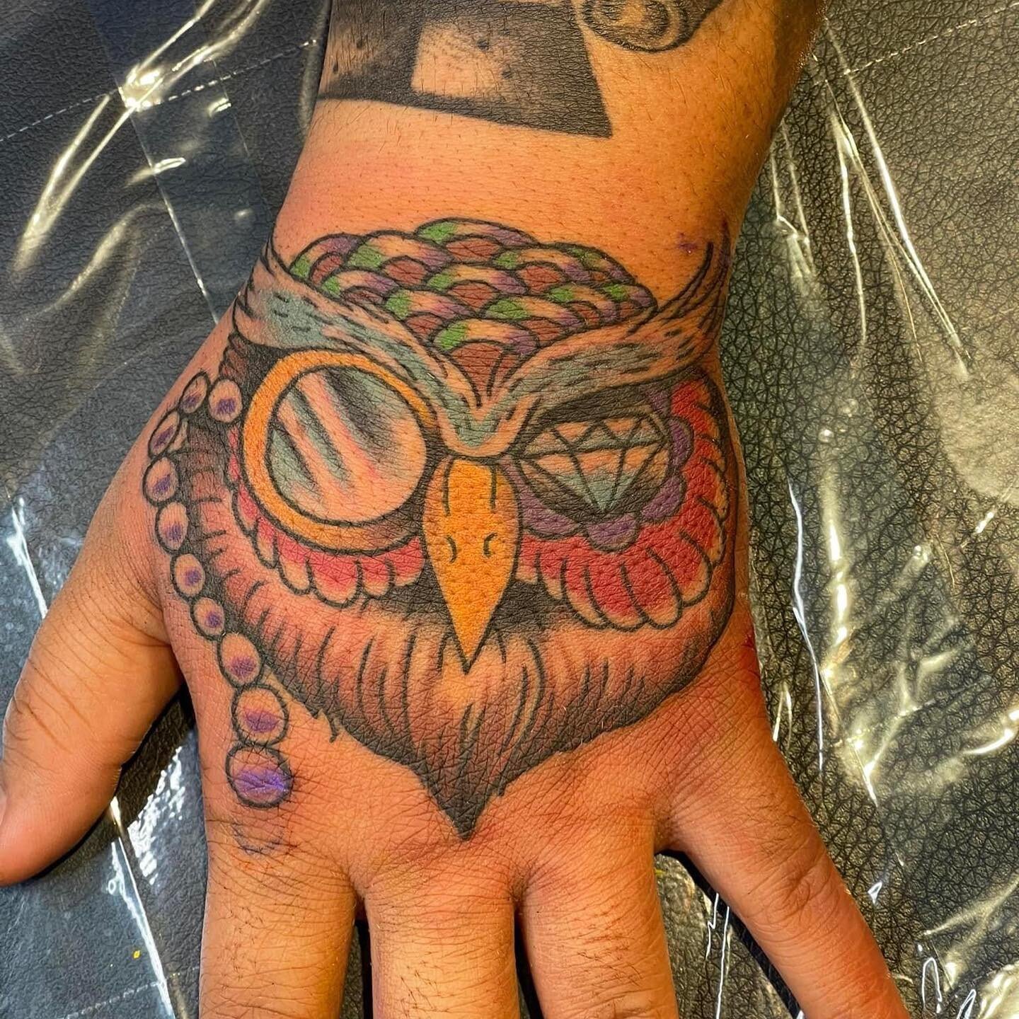 Stellar handwork from @jackhintontattoos 
.
.
.
.
.
.
.
.
#tattoo #handtattoo #owl #villianarts #tattooshop #tattooartist #tattoos #artist #tattooart #madisonvilleky #westernky