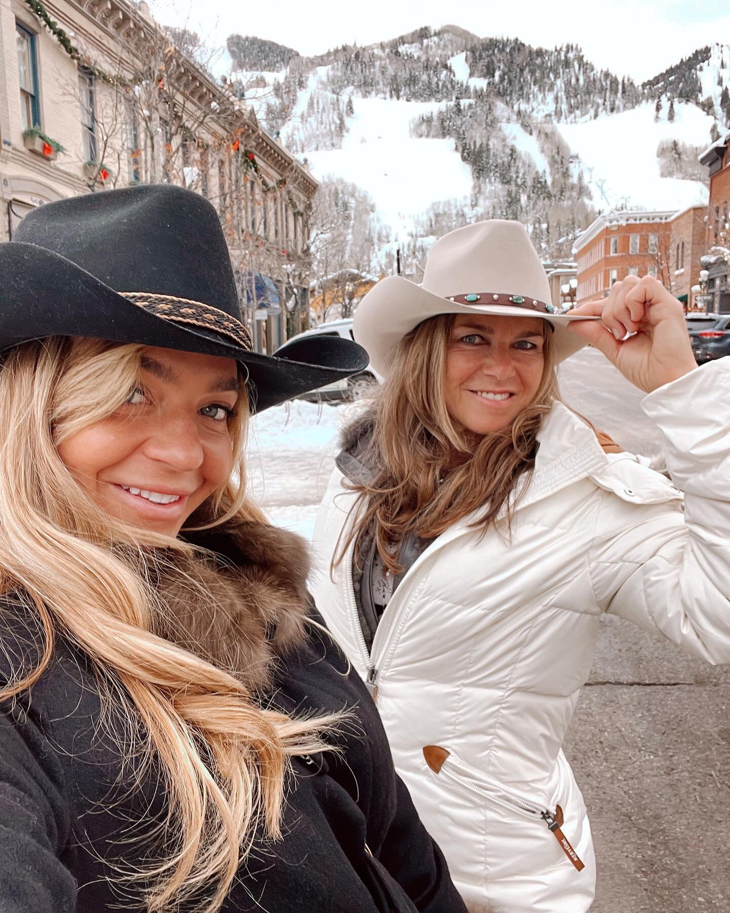 Cowgirls in Aspen 🤠