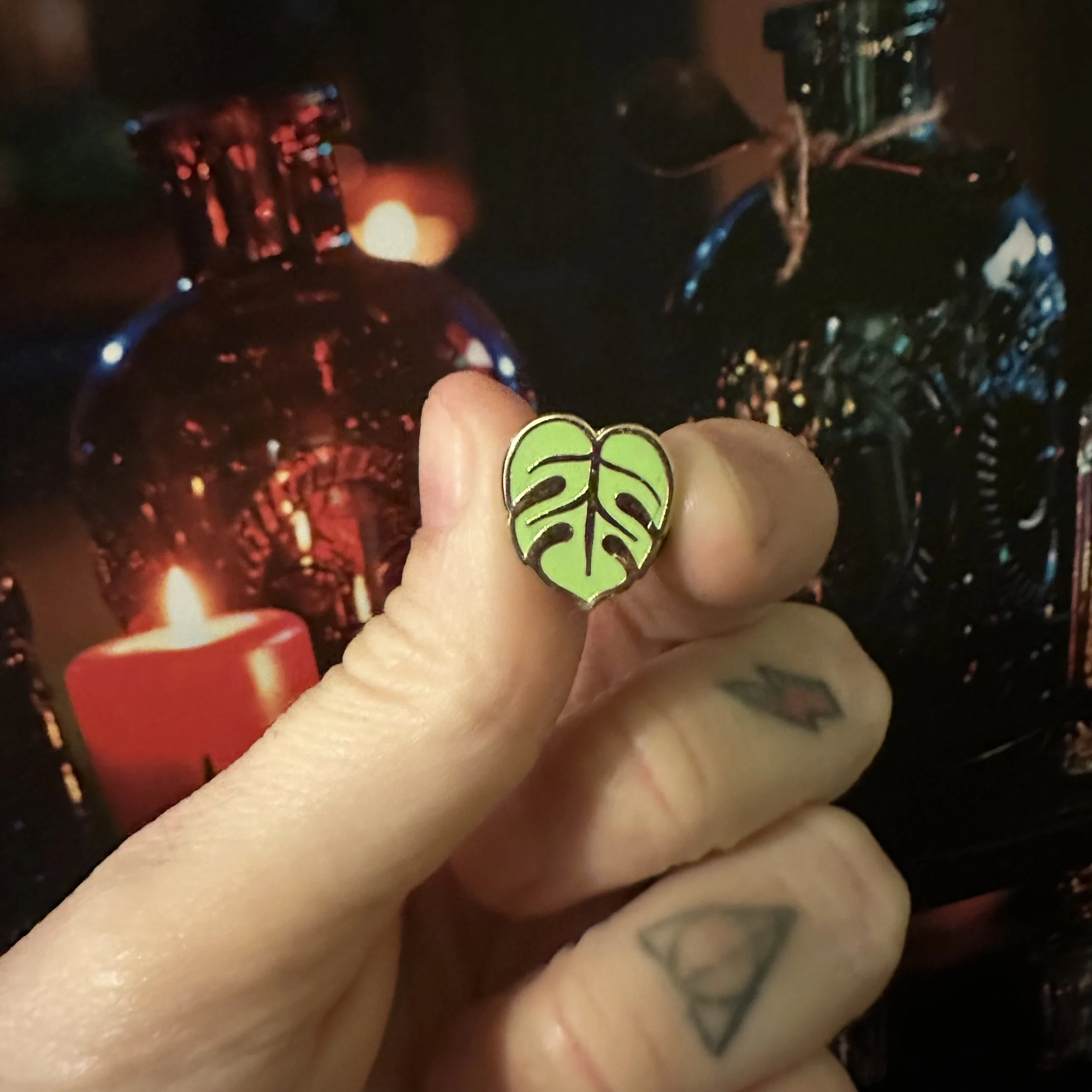 Mini Monstera Bright Green Pin