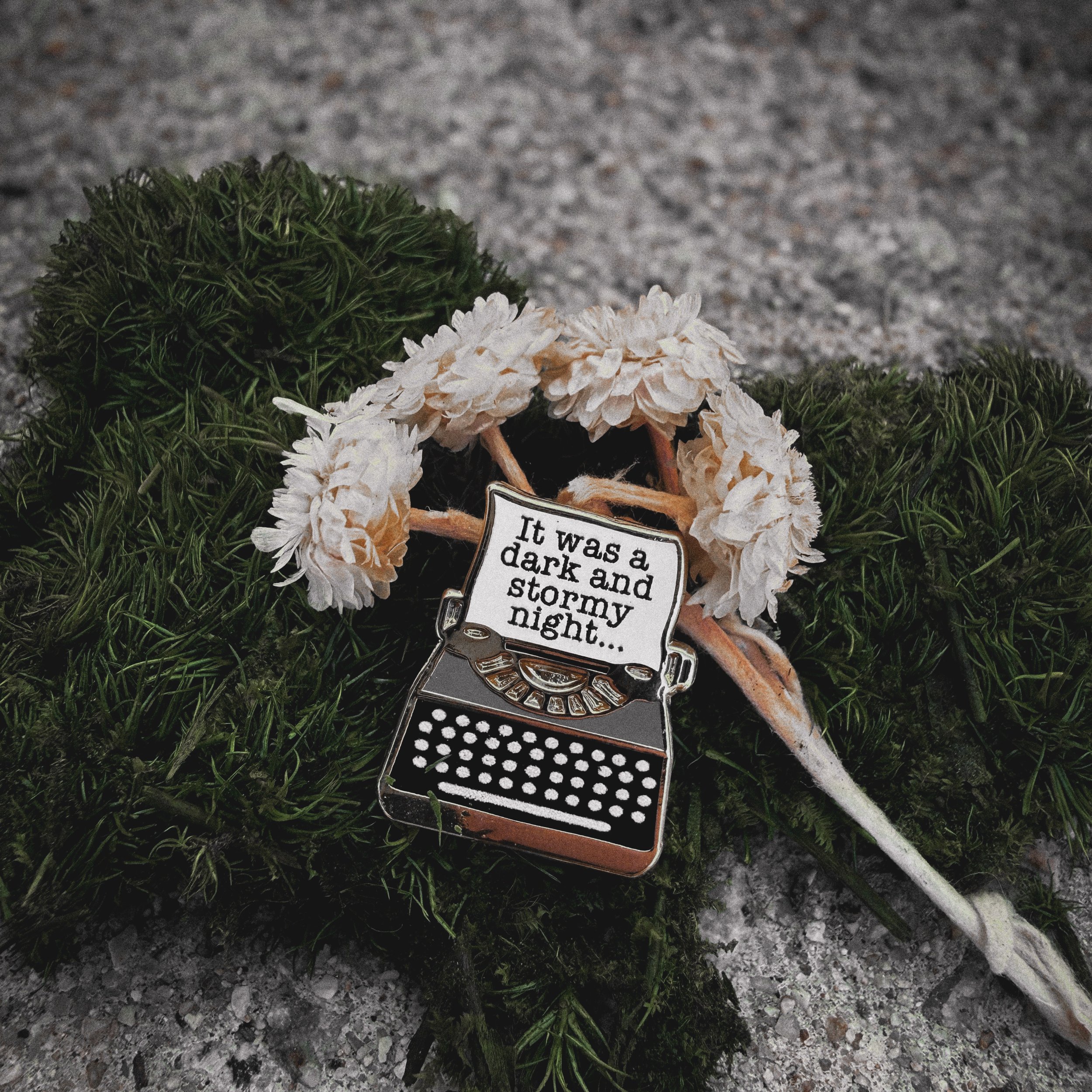 KNICK KNACK- Dark and Stormy typewriter-MAGNET