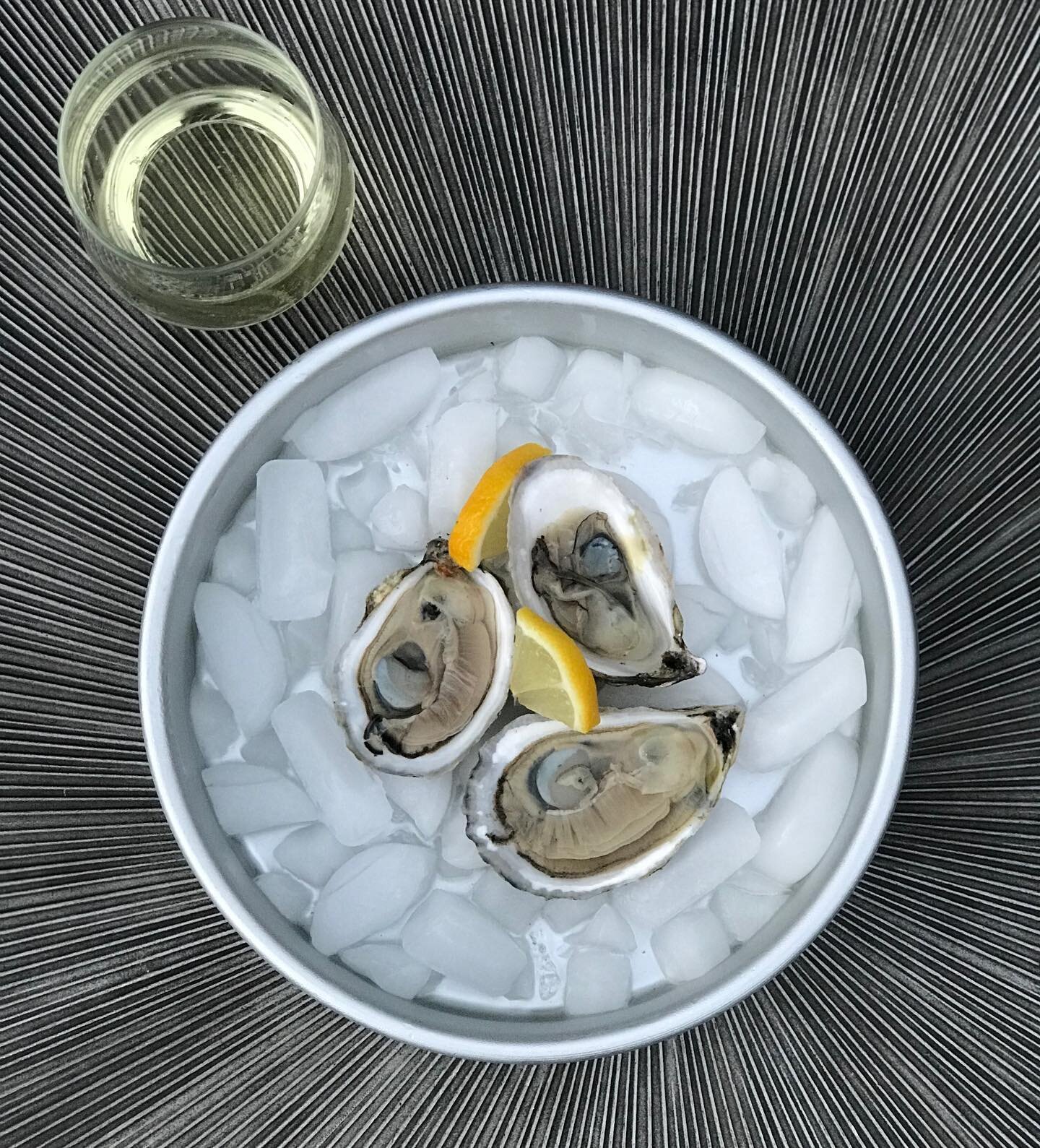 Taste testing some fresh Summer Salts after a day at the farm...😍
#oysters #oysterfarminglife #oceancityoystercompany #oceancitynj #iloveocnj