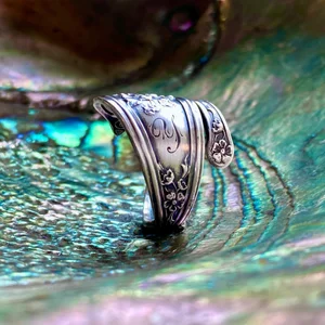 アクセサリー antique spoon design ring A spoon ring handcrafted from an antique floral teaspoon