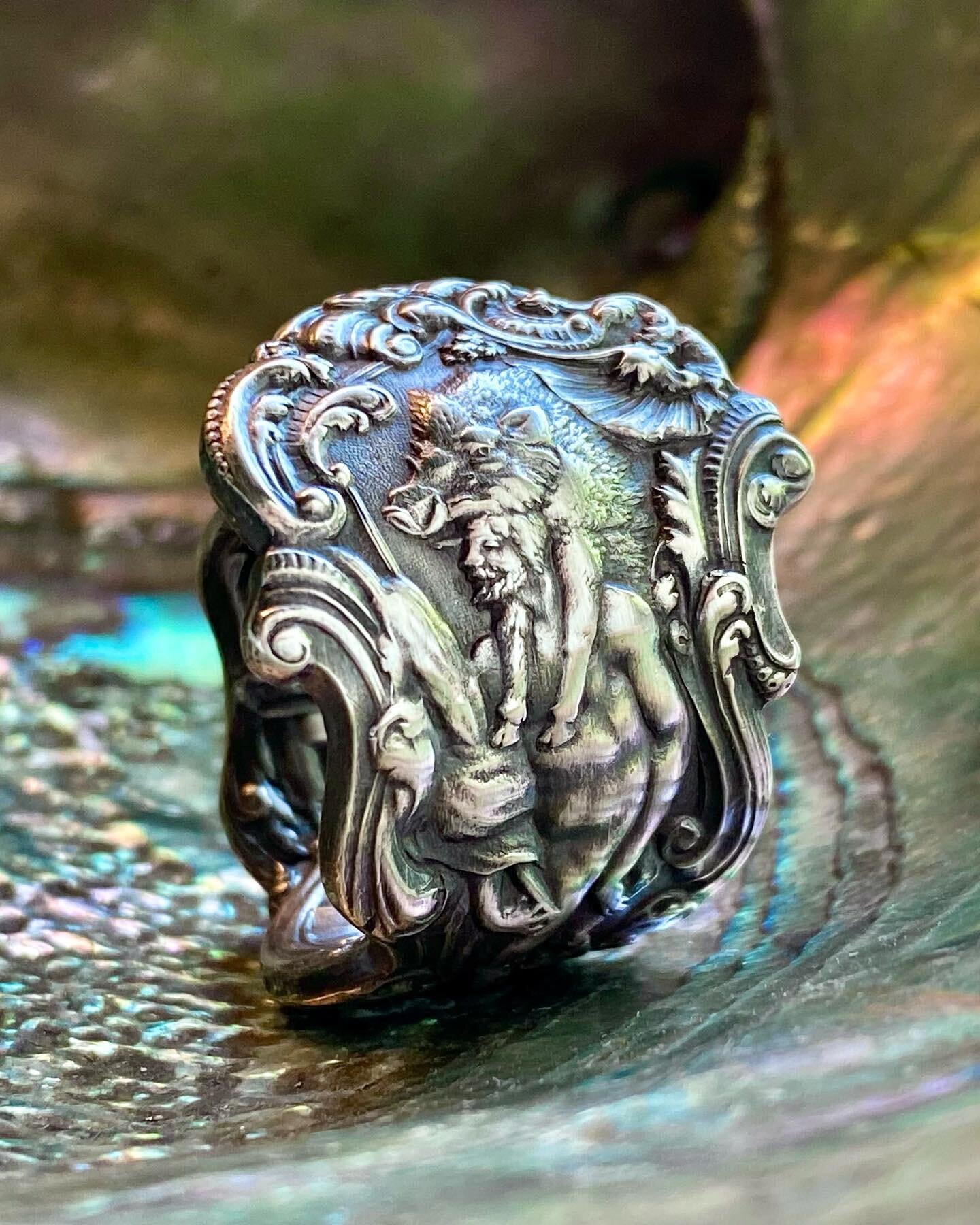 ✨The 1888 Versailles Boar Hunter✨
I can&rsquo;t get over the power in this ring. 
It is the most substantial and largest ring in my collection! As it is part of the 1888 Versailles multi motif pattern, this amazing Boar Hunter design and was only mad