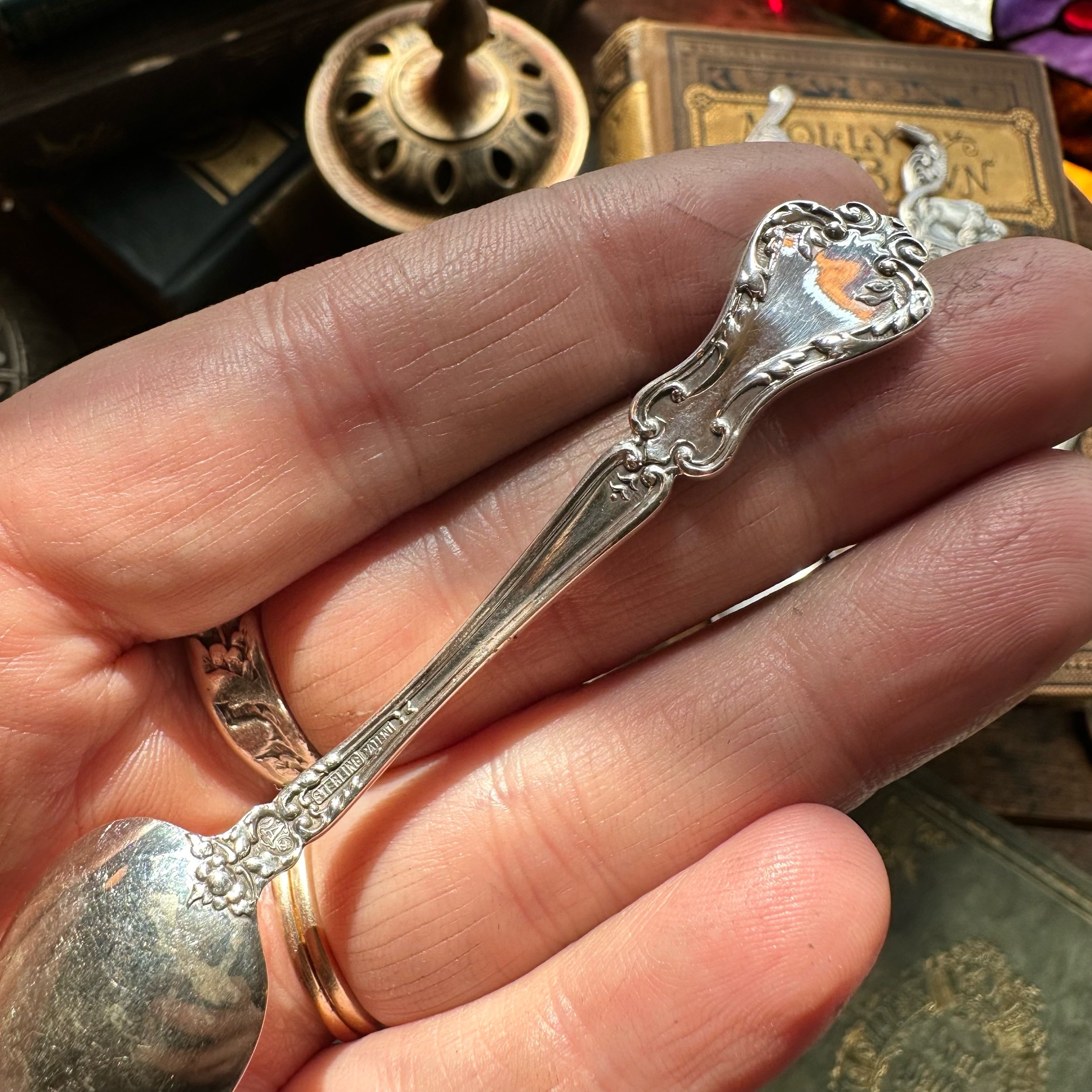 1903 Dainty Nuremberg Sterling Spoon Ring - LadyForge Jewelry