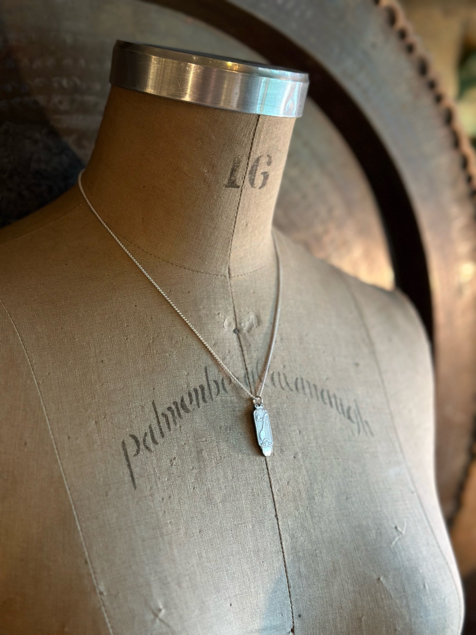 Dainty Norge Norwegian Spoon Necklace - LadyForge Jewelry