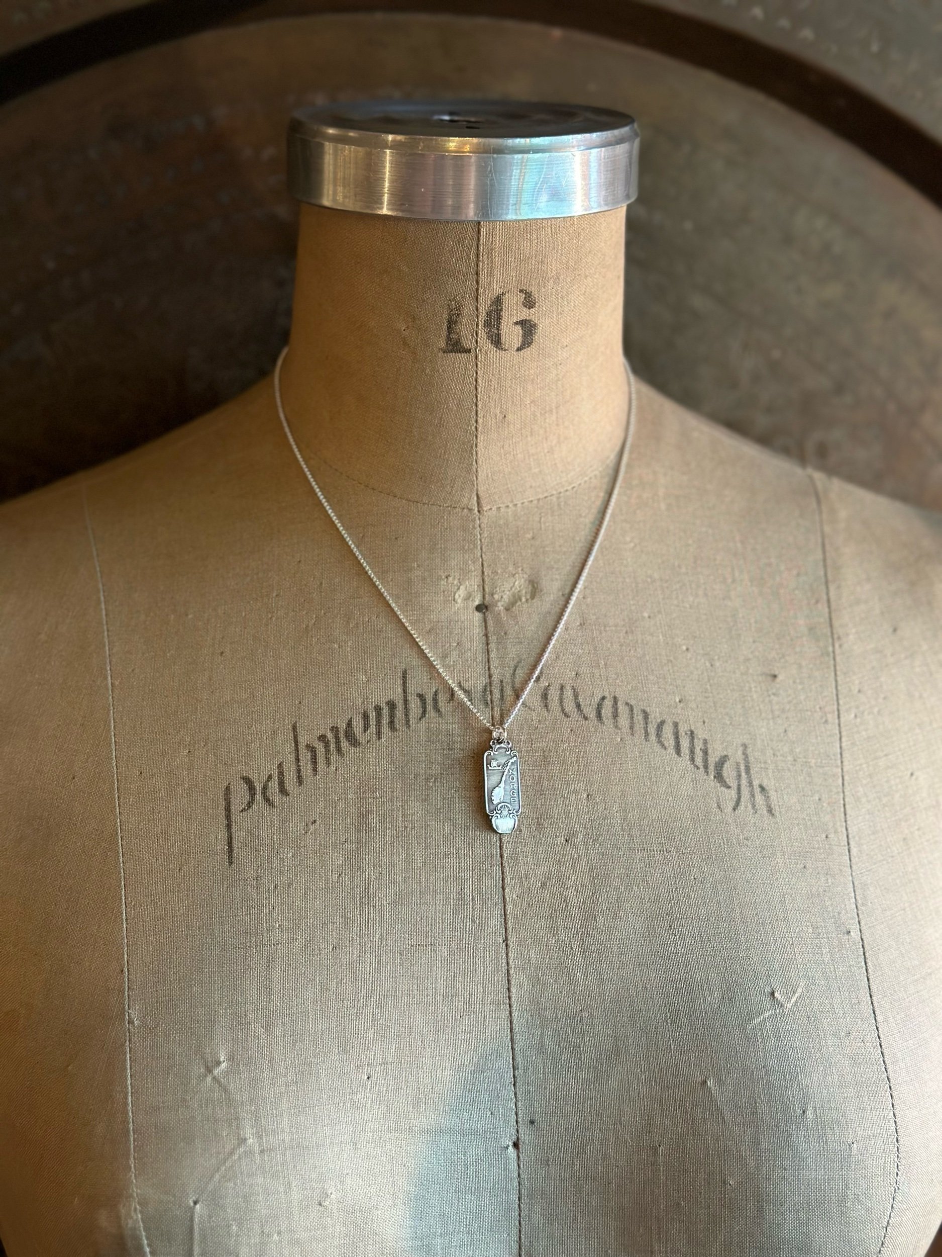 Dainty Norge Norwegian Spoon Necklace - LadyForge Jewelry