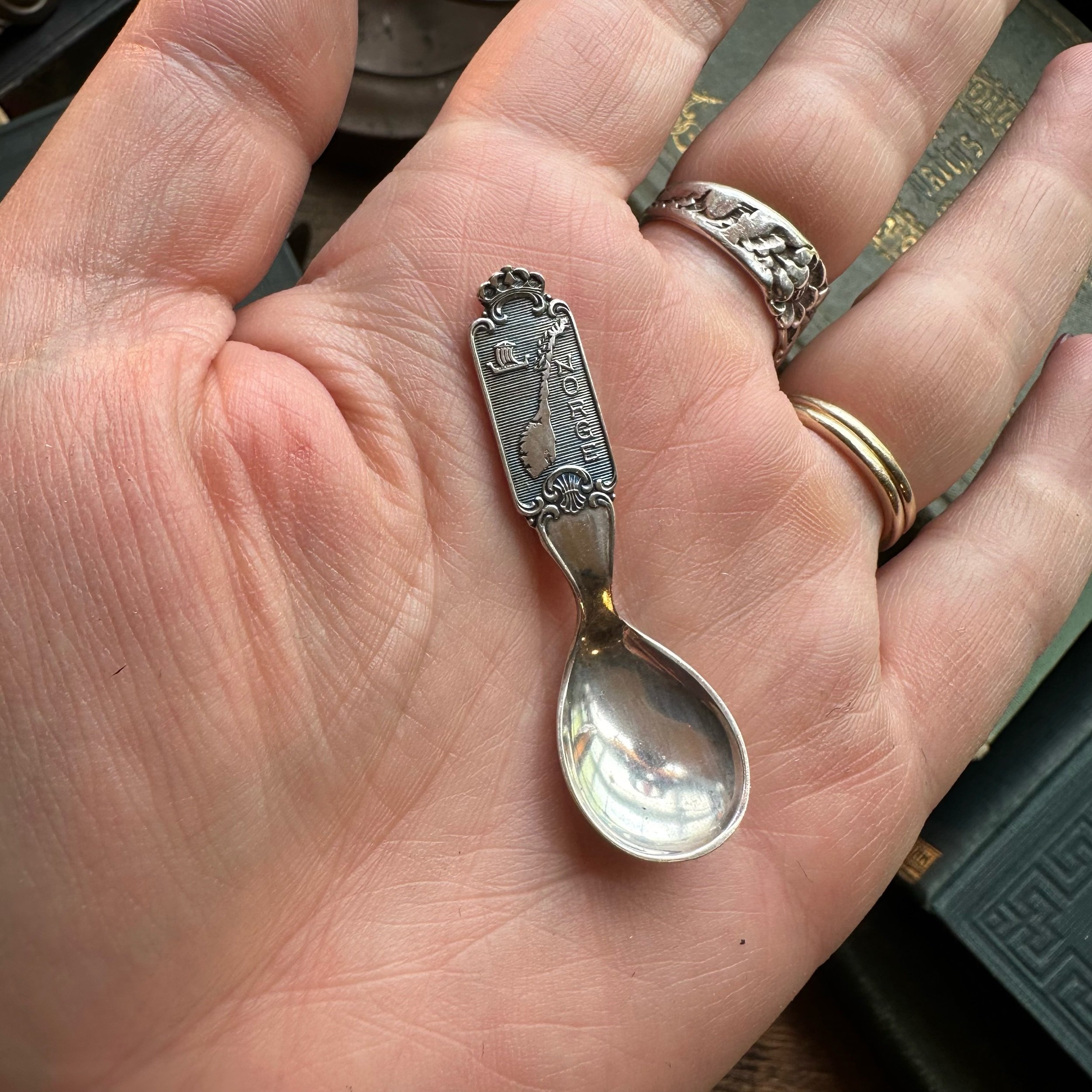 Dainty Norge Norwegian Spoon Necklace - LadyForge Jewelry
