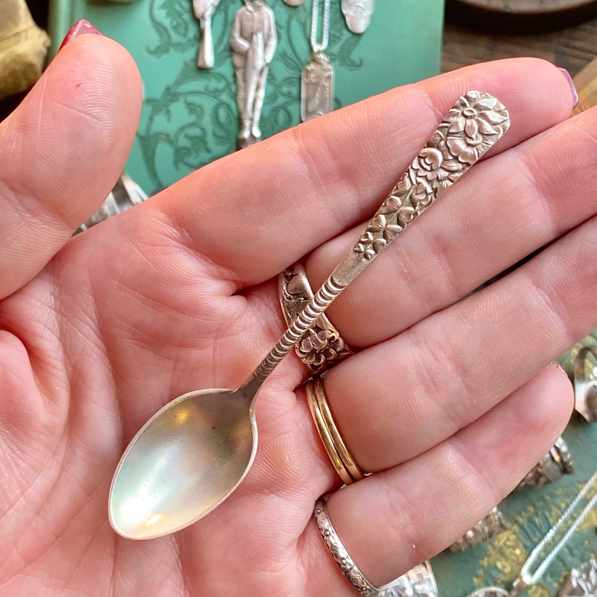 1880 Dainty Delhi Sterling Spoon Ring - LadyForge Jewelry