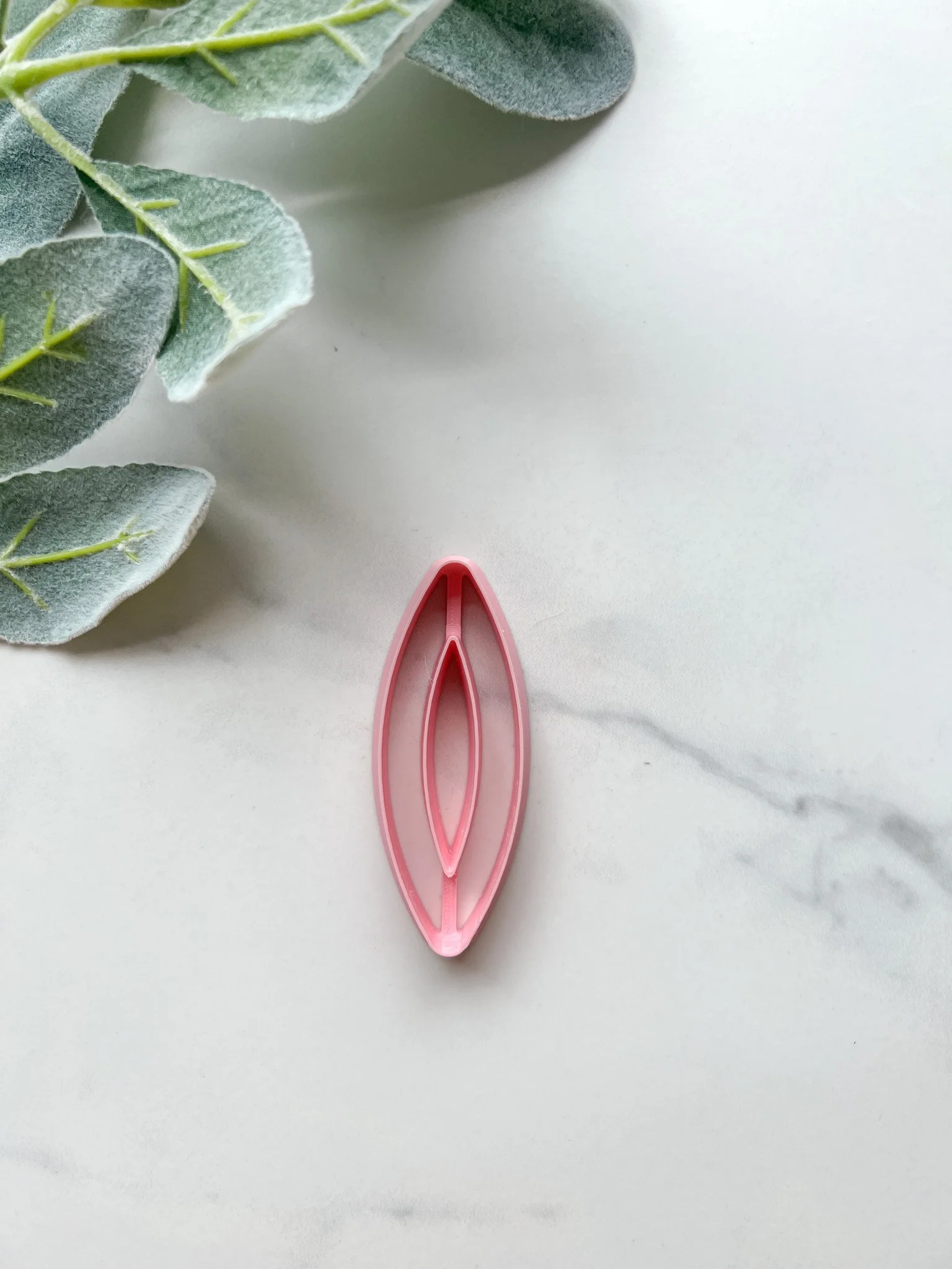 Oval Barrette w/Cutout