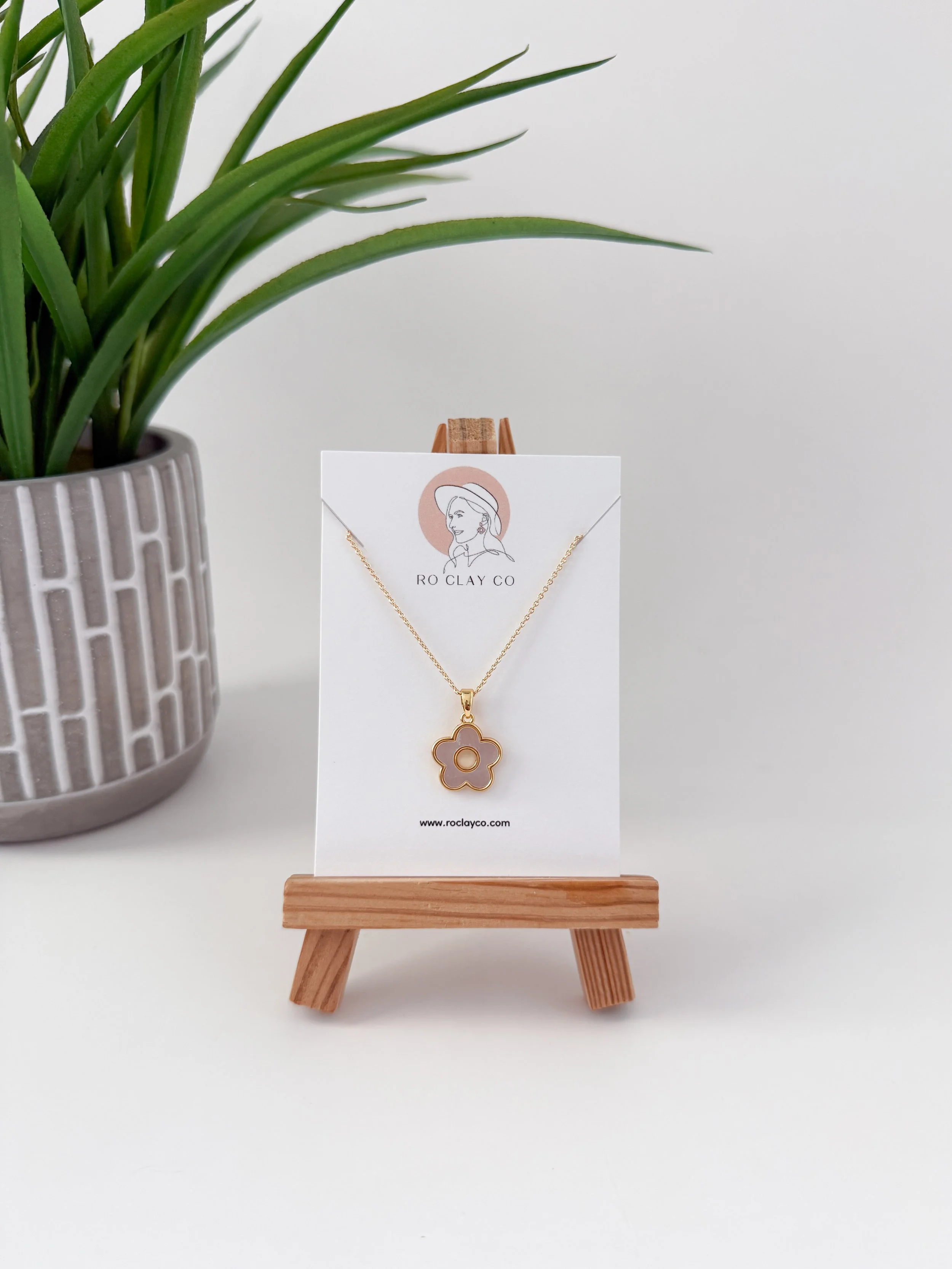 Daisy Pearl Necklace