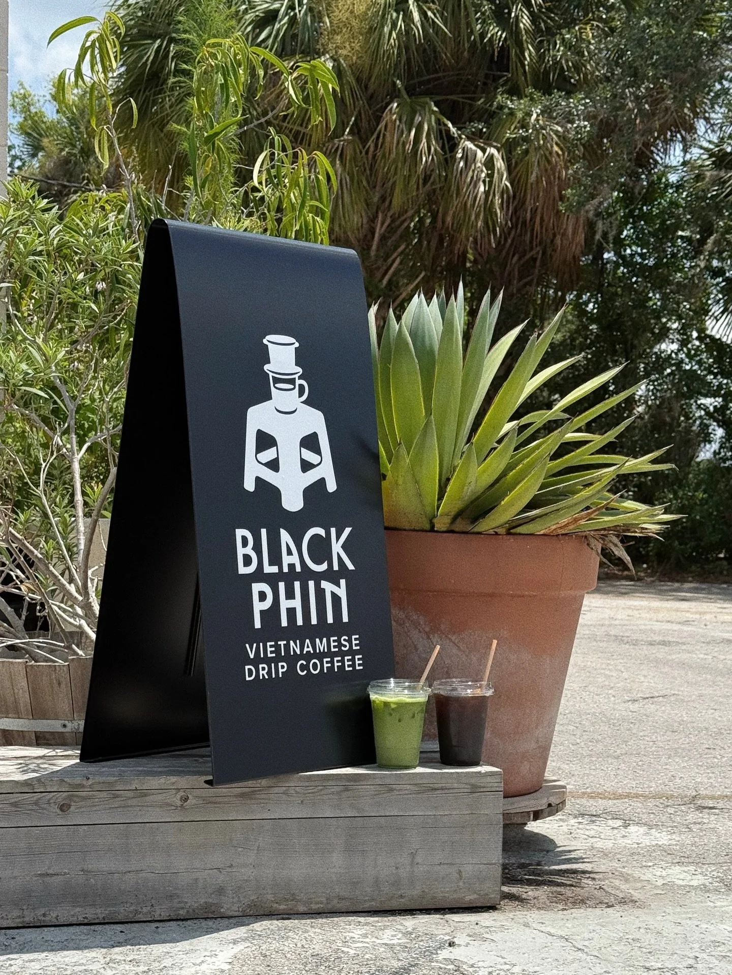 Proud to have designed the logo for @blackphin_orl a local spot brewing bold Vietnamese Drip Coffee. Inspired by tradition, crafted with a modern touch. ☕️

#orlando #orlandographicdesigner #orlandocoffeeshops #floridagraphicdesigner #sandhillsupplyc