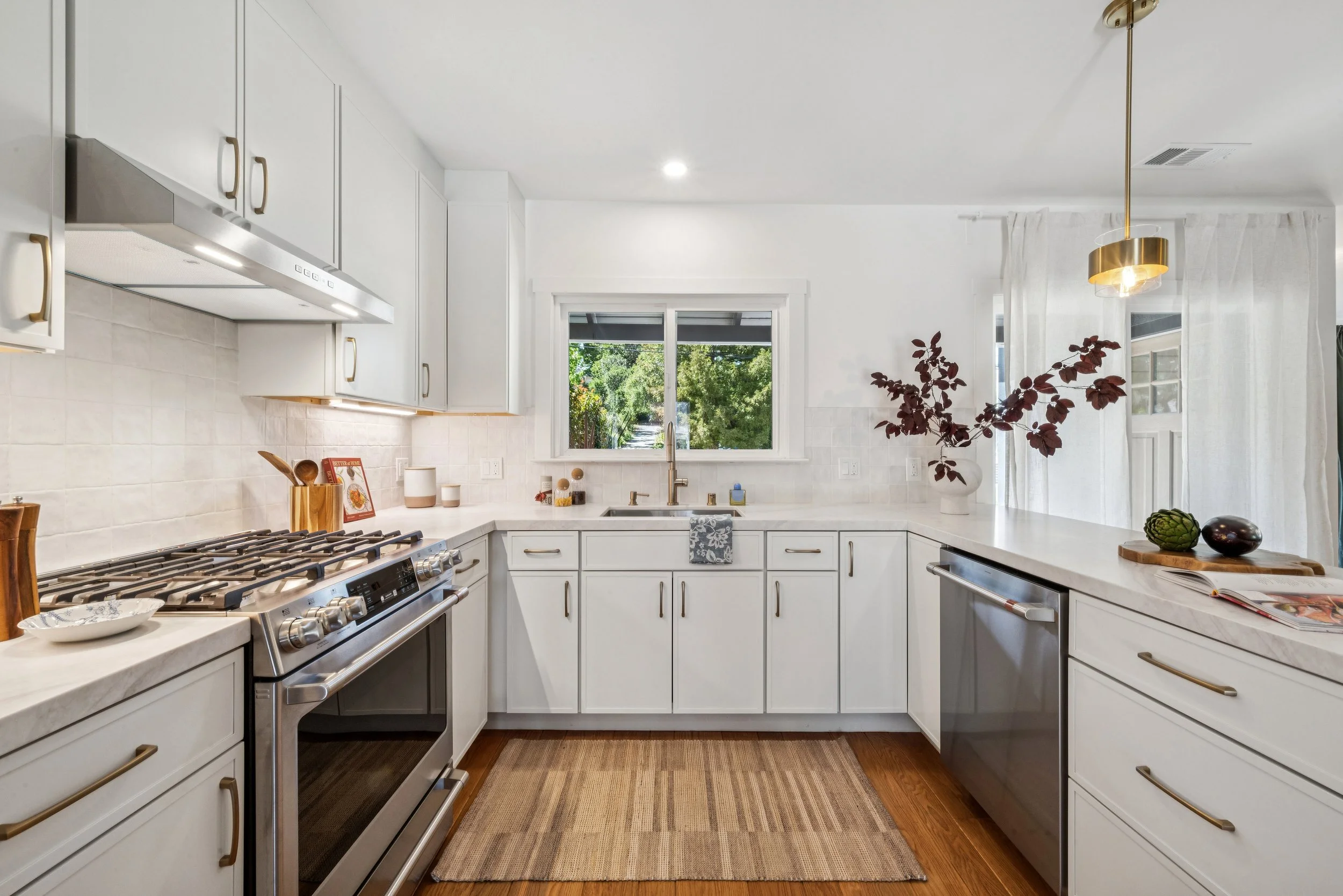 038-4376-39th-avenue.91011.p2k.027.jpg