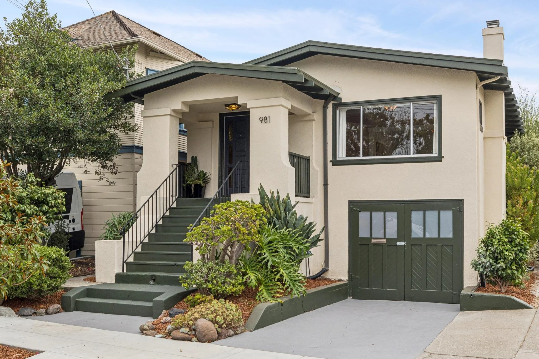 981-60th-street.93948.p3k.001.web.jpg