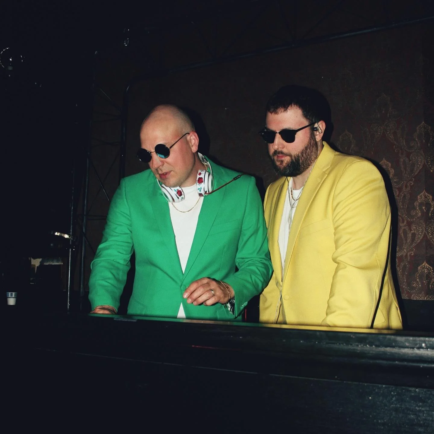 About to play your new favorite song 💿💿💿