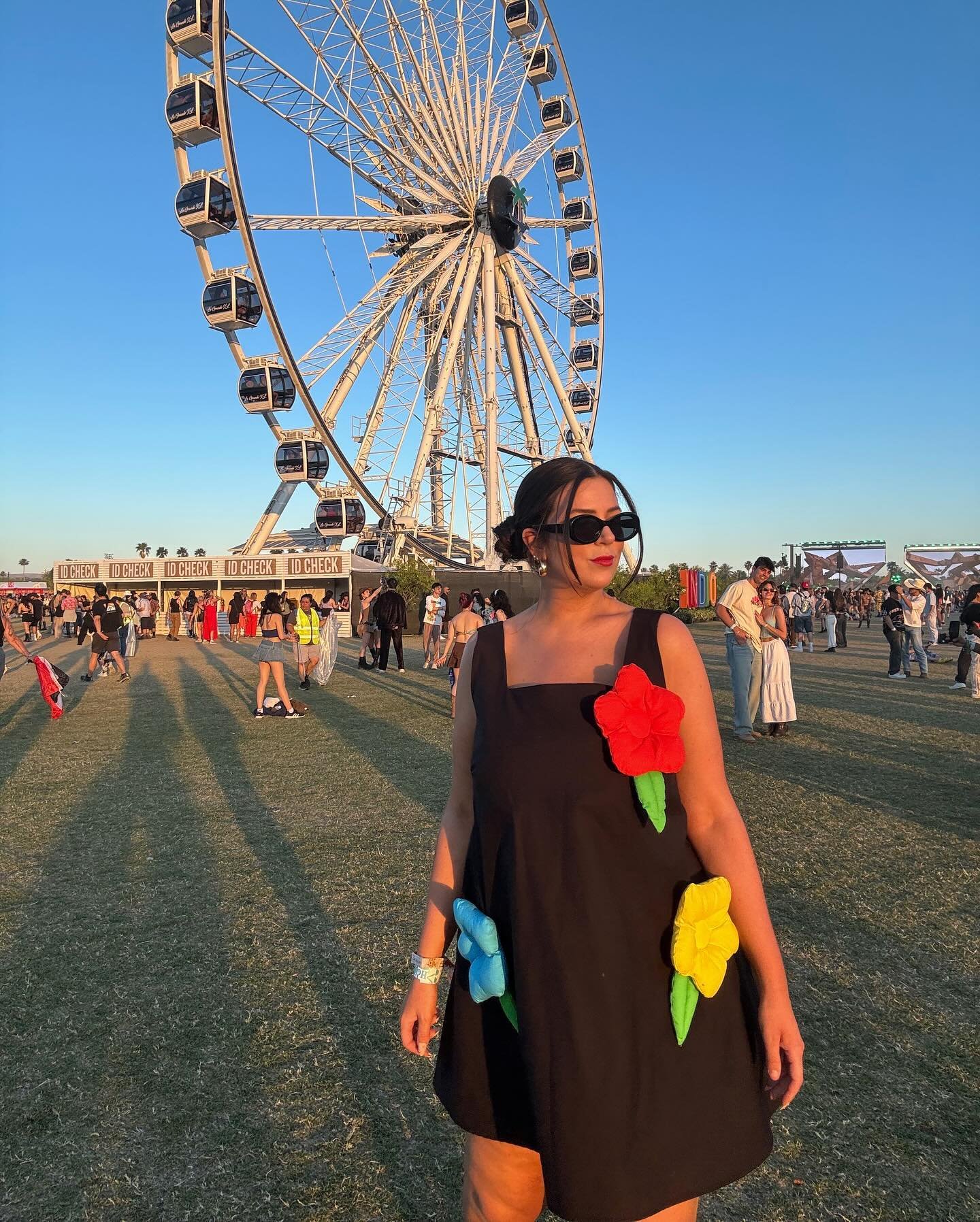 saved the best fit for last 🌹🌹🌹 how can you *not* have fun while wearing this dress?! @nuuly #nuulypartner #cluubnuuly #festivalfashion #coachella