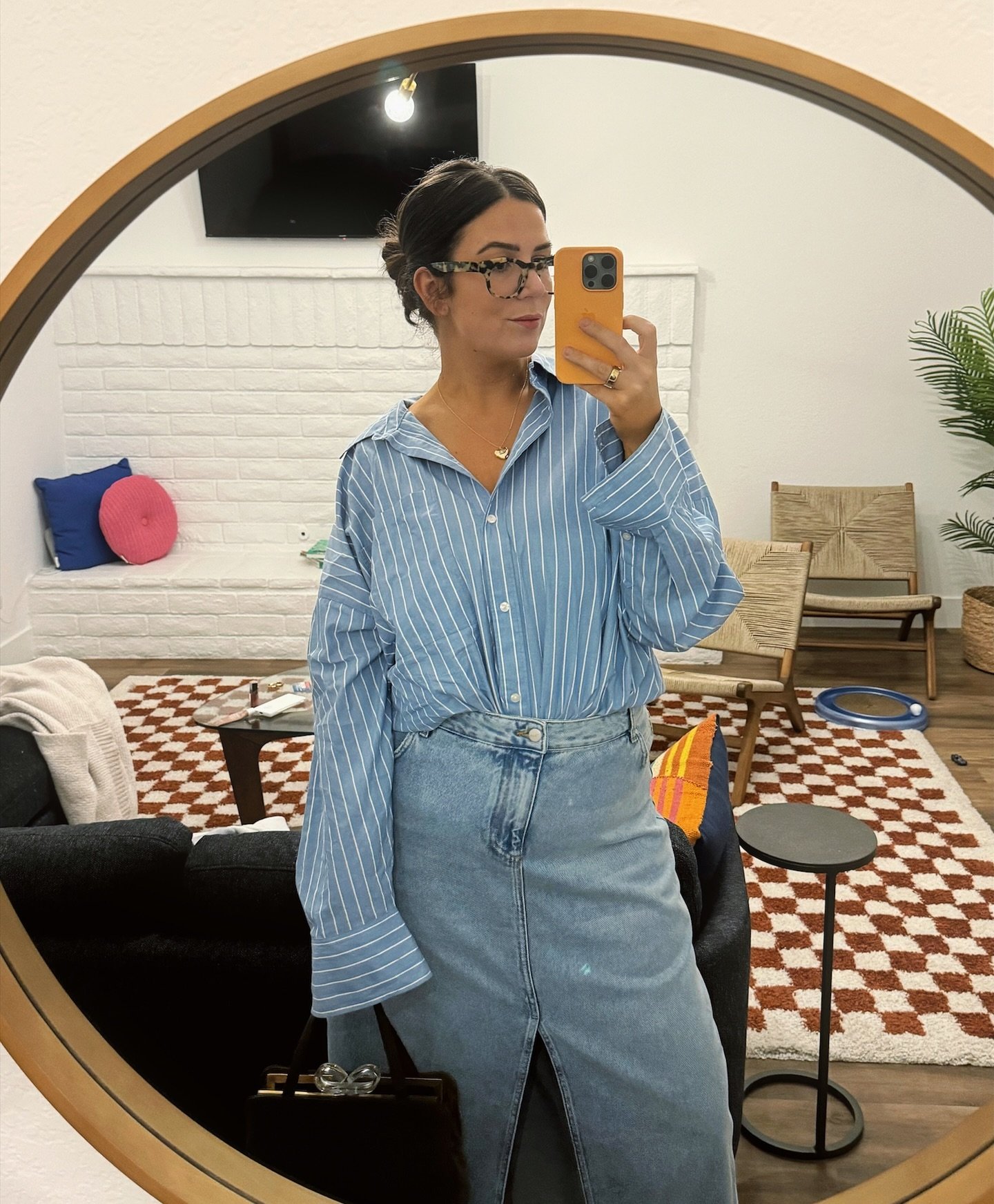 current adhd fixation: oversized striped button ups. still haven&rsquo;t found a white linen one I love though, once I do I&rsquo;m sure that will be the next fixation&hellip; any recs?