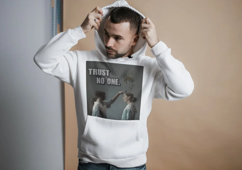 "Trust No One" HOODIE