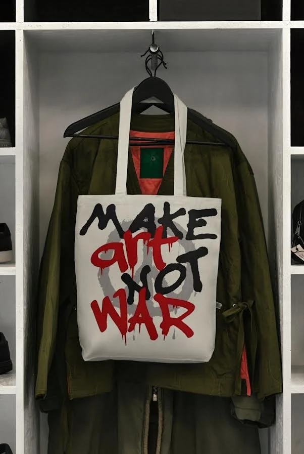 "Make ART not WAR" BAG