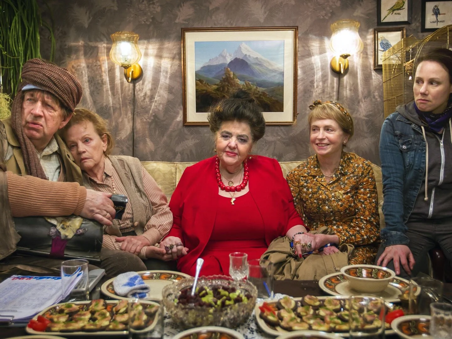 Familie Lotzmann auf den Barrikaden 
(86 min, ARD Degeto, Kordes & Kordes Film 2018)