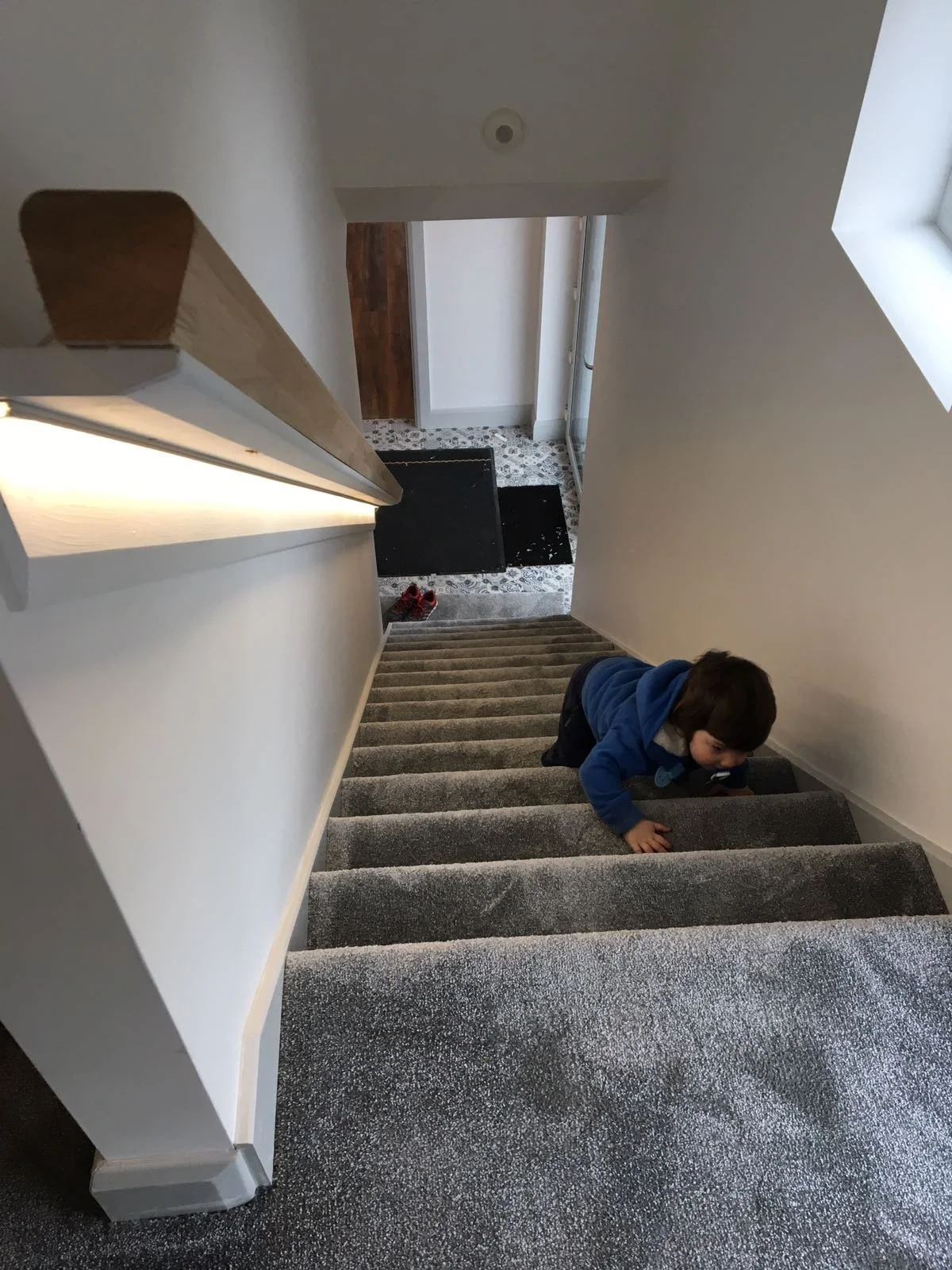 stairs-lighting-under-handrail-self-build-galway.JPG