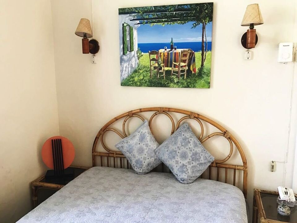 Corinnes-Bungalow-Bedroom2