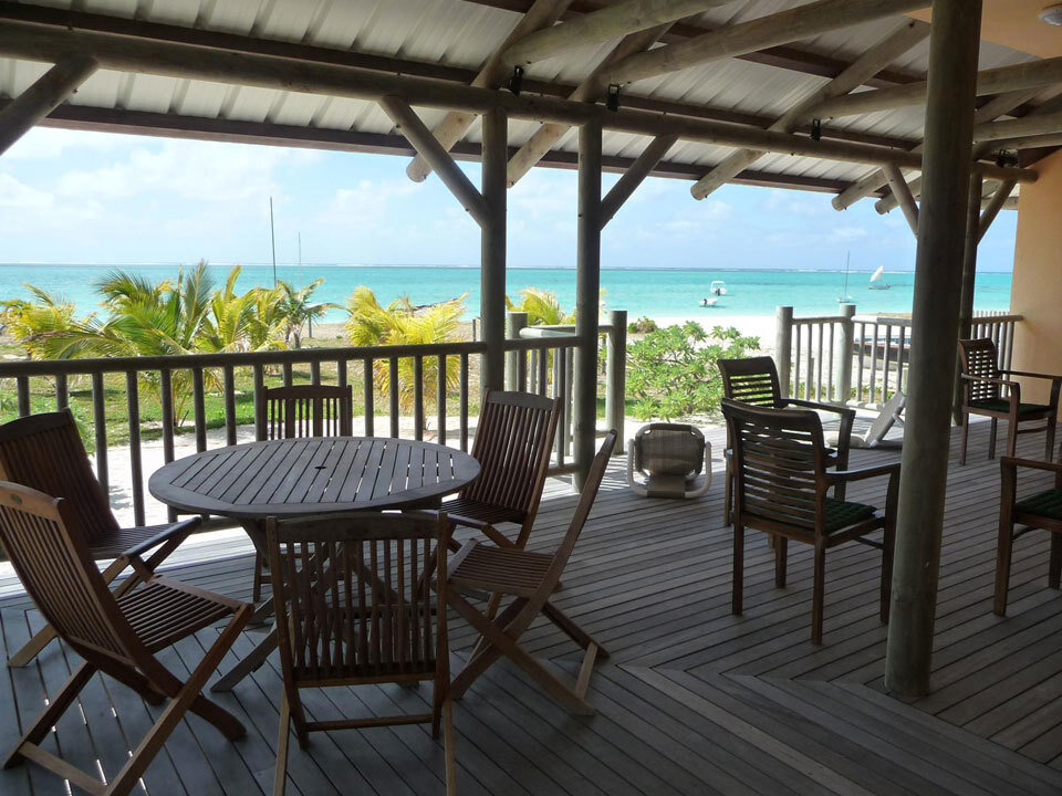 Villa-La-Croisette-View-Beach2