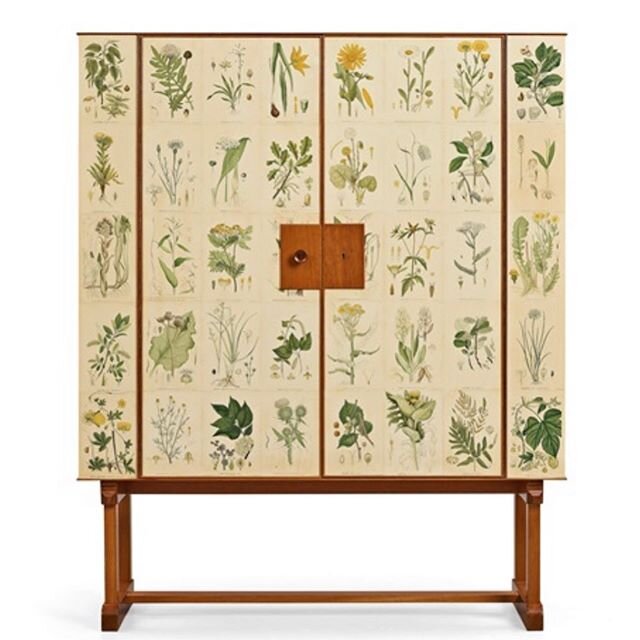 Josef Frank &lsquo;Flora&rsquo; cabinet, mahogany for Svenskt Tenn

#joseffrank #cabinet #svenskttenn #interiordesign #interiors