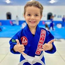 Bambino durante una lezione di Jiu-Jitsu  per bambini